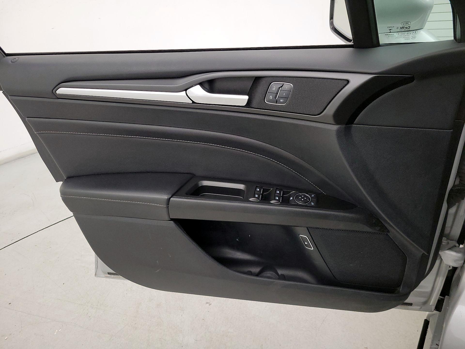 Thumbnail: 2017 Ford Fusion - 12