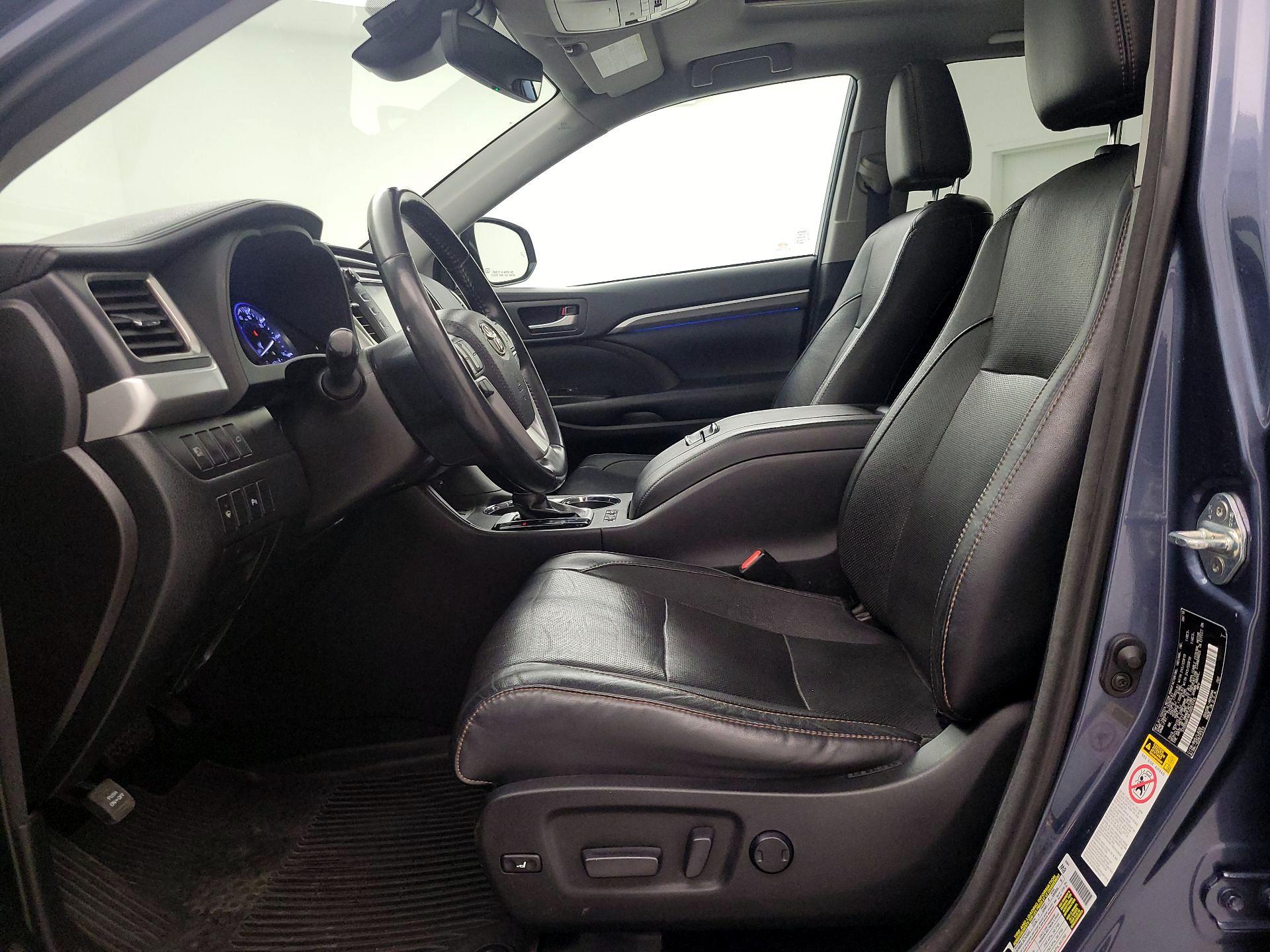 Thumbnail: 2018 Toyota Highlander - 11