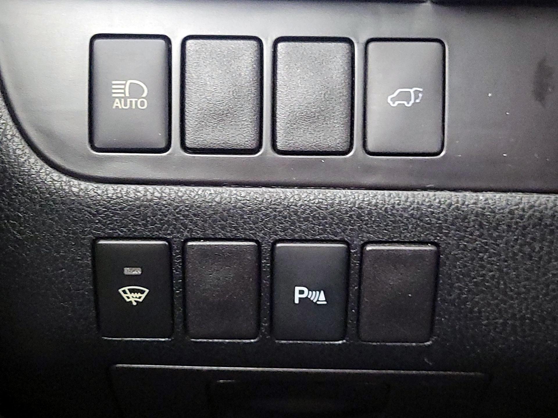 Thumbnail: 2018 Toyota Highlander - 13