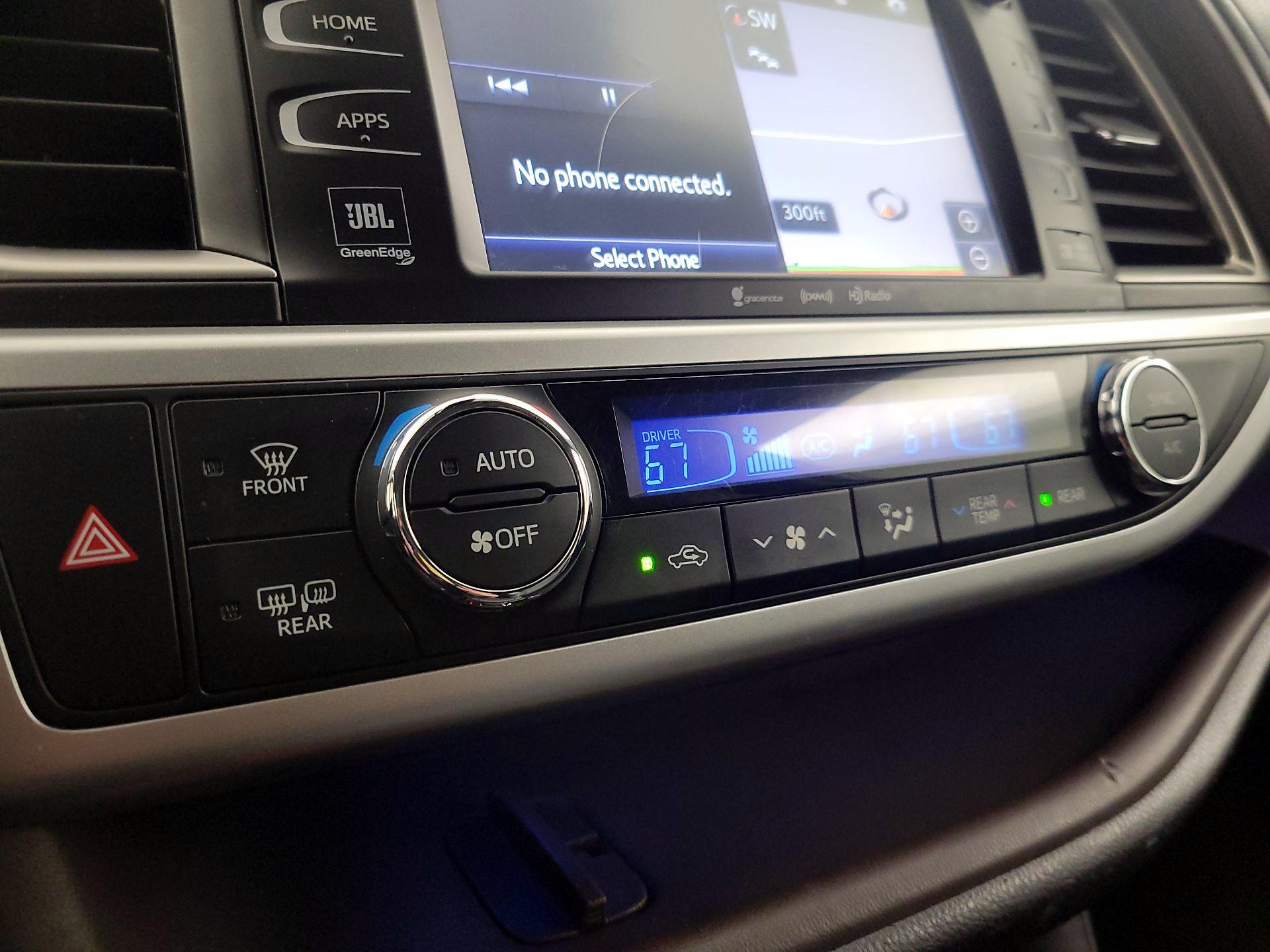 Thumbnail: 2018 Toyota Highlander - 16