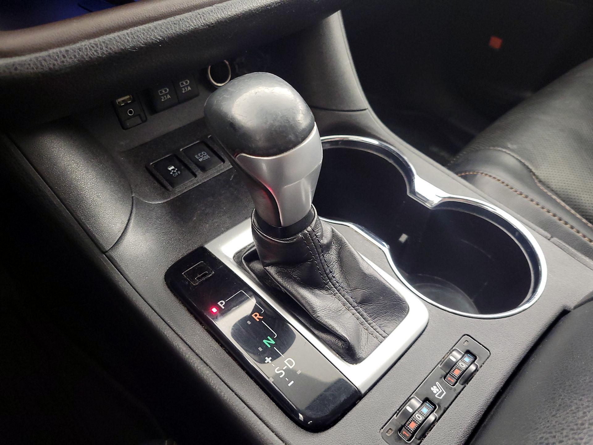 Thumbnail: 2018 Toyota Highlander - 17