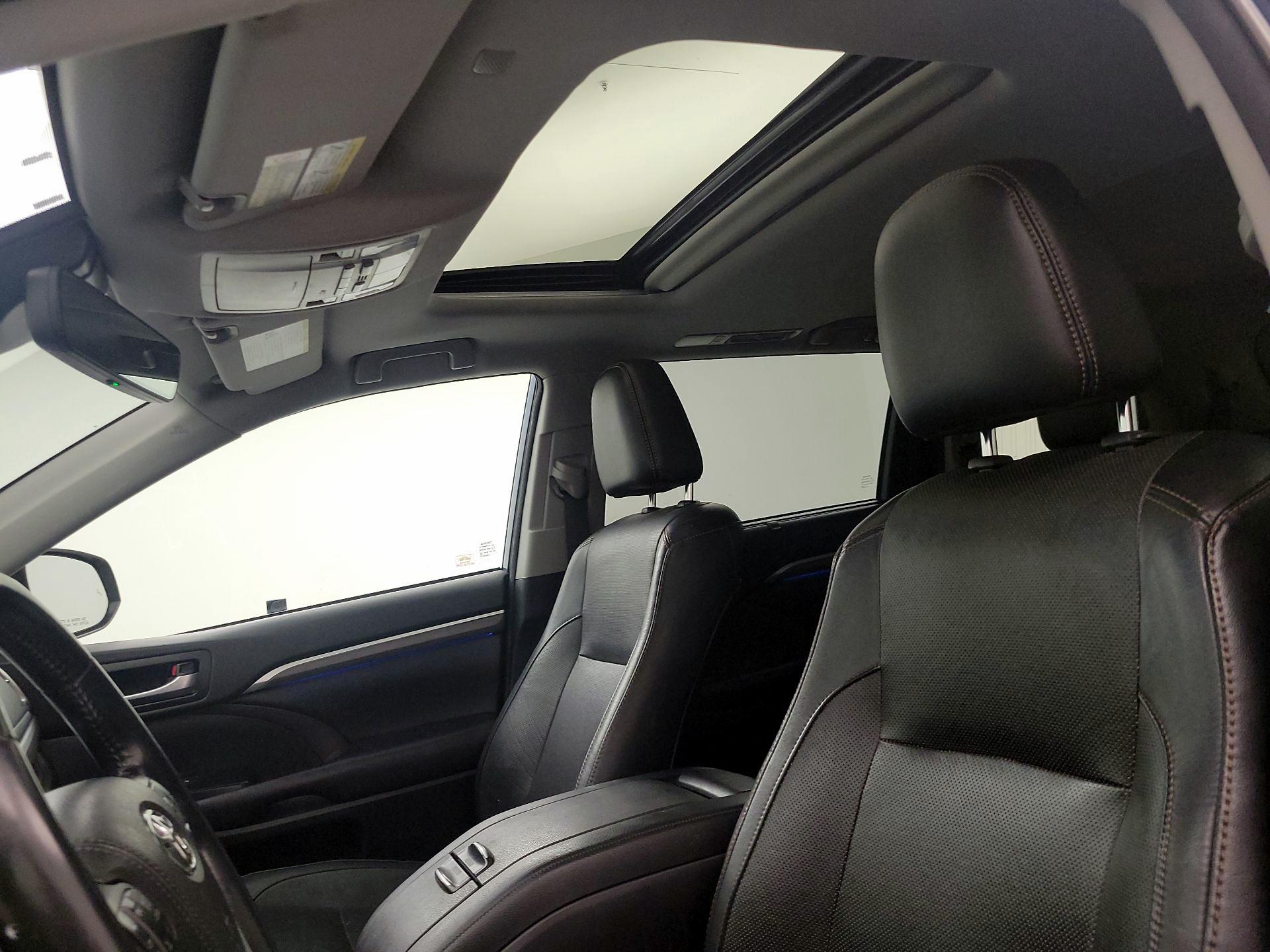 Thumbnail: 2018 Toyota Highlander - 19