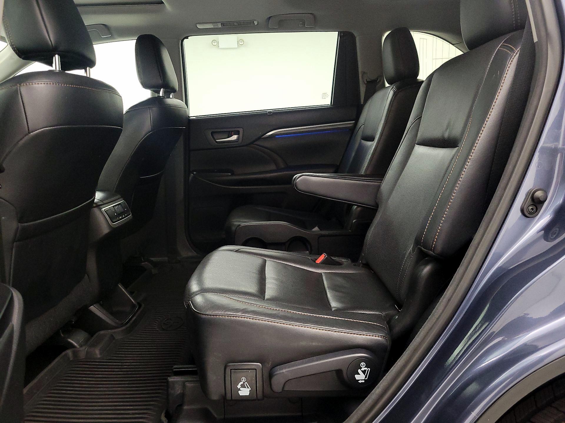 Thumbnail: 2018 Toyota Highlander - 20