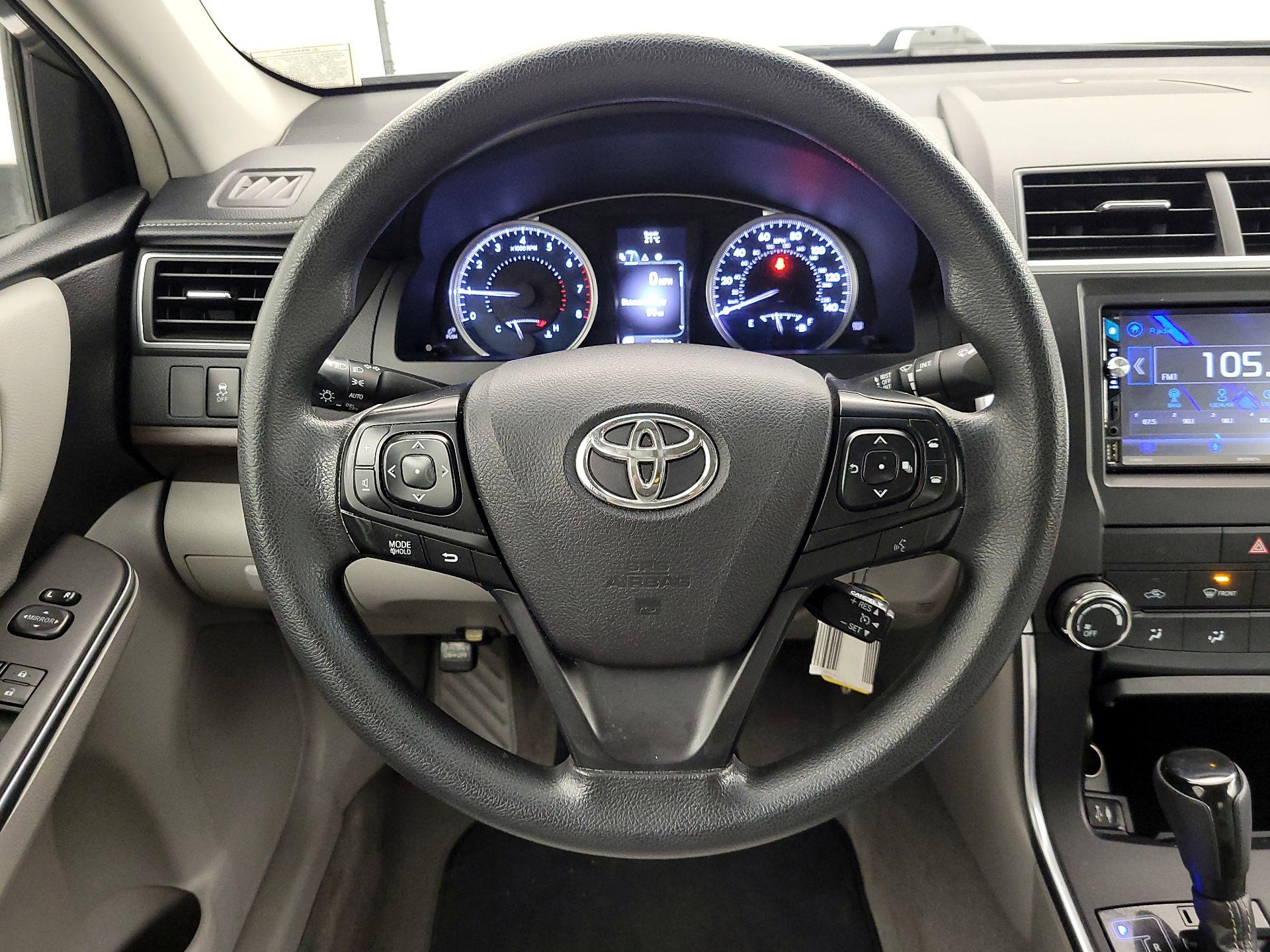 Thumbnail: 2017 Toyota Camry - 10