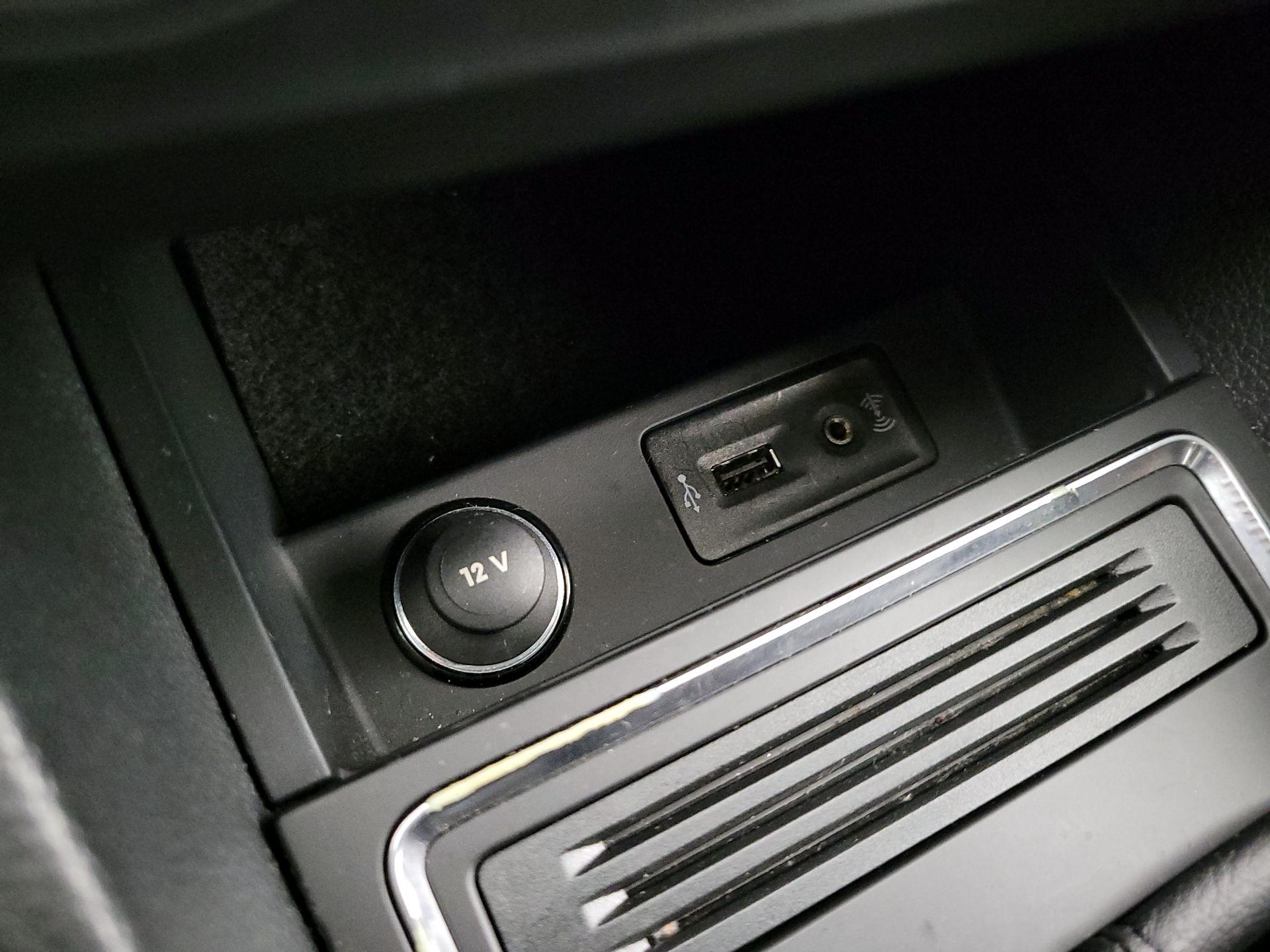 Thumbnail: 2016 Volkswagen Jetta - 18