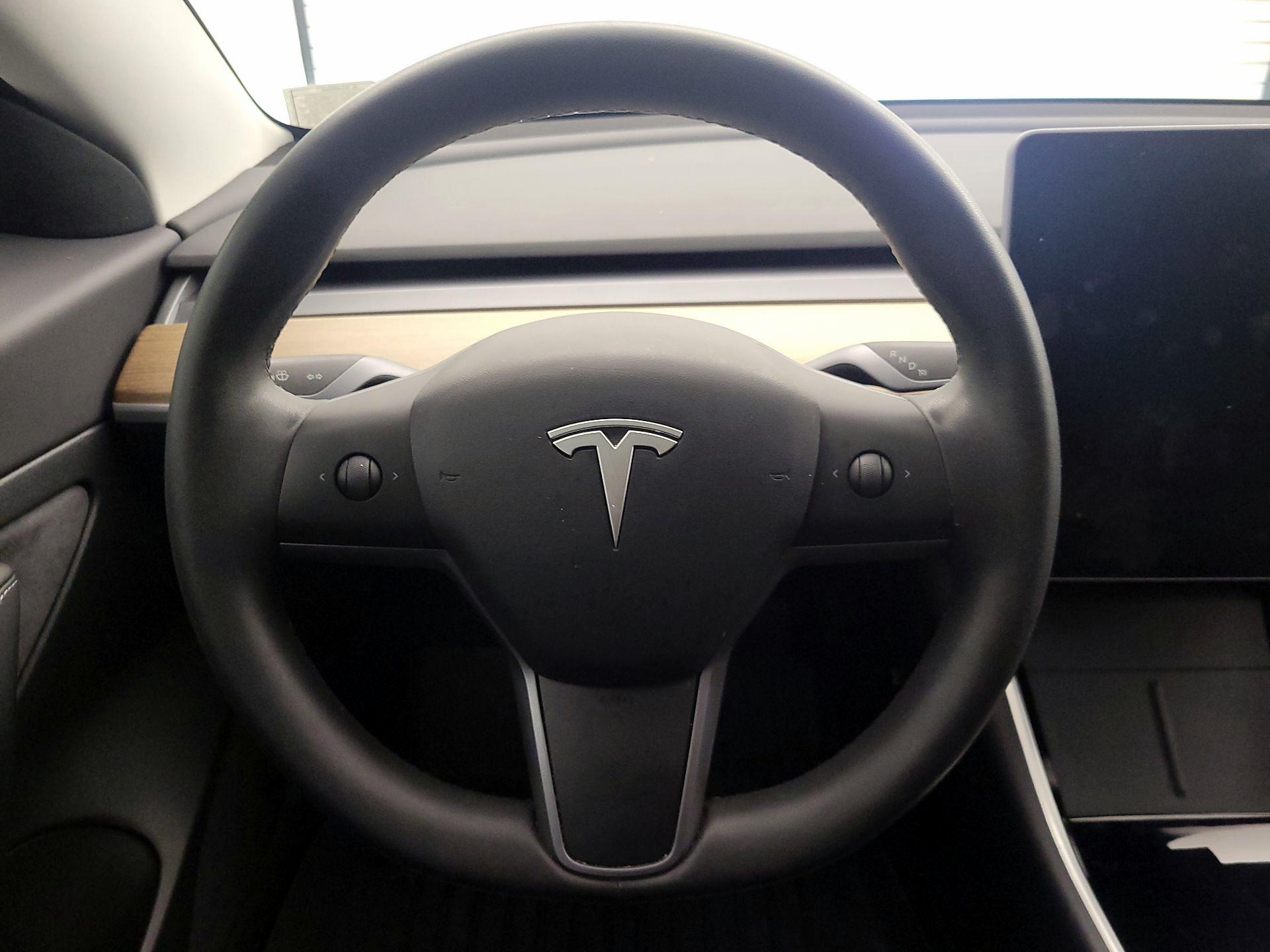 Thumbnail: 2020 Tesla Model 3 - 10