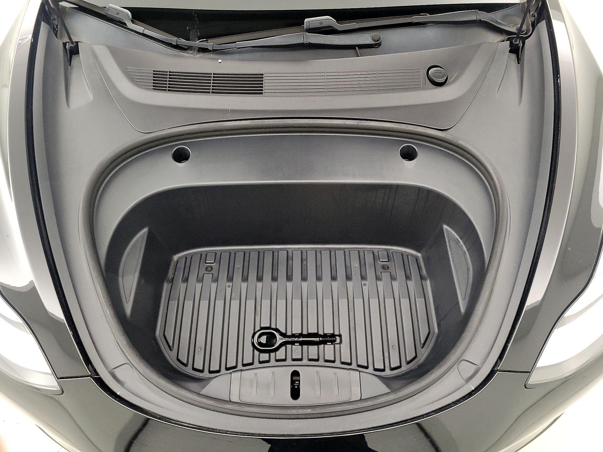 Thumbnail: 2020 Tesla Model 3 - 20