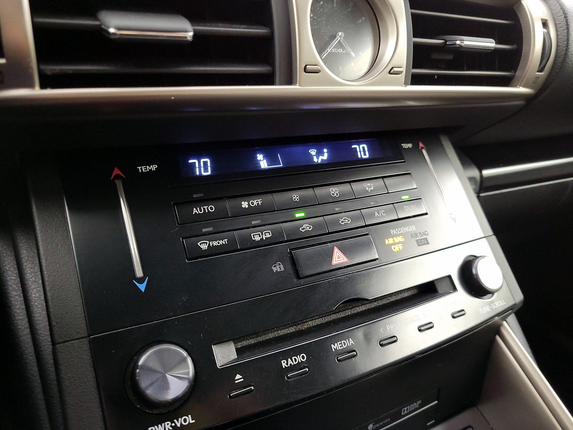 Thumbnail: 2014 Lexus IS - 17