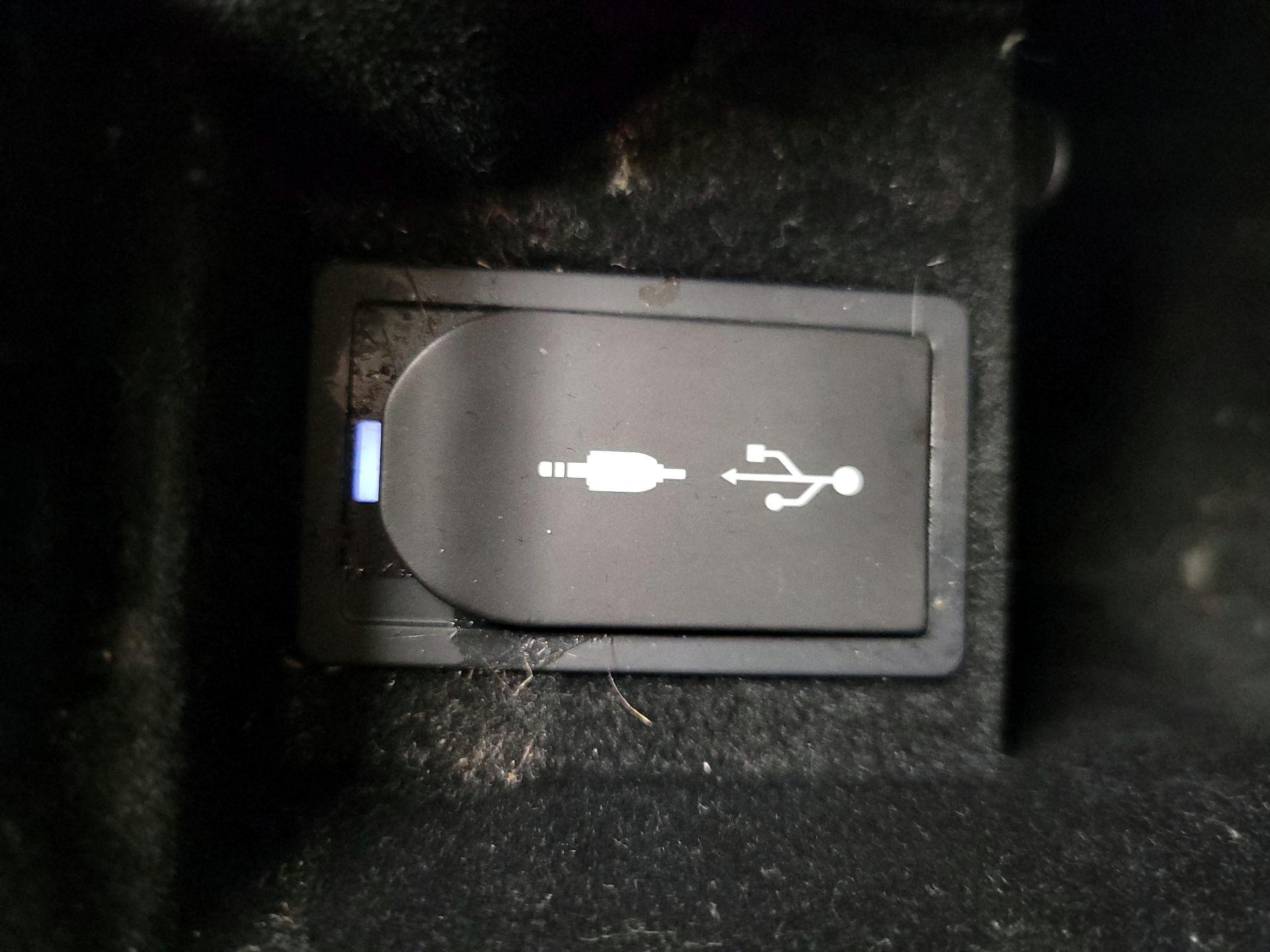 Thumbnail: 2014 Lexus IS - 19