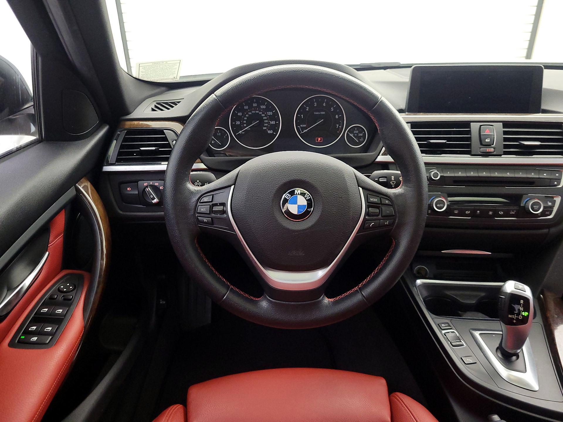 Thumbnail: 2015 BMW 3 Series - 10
