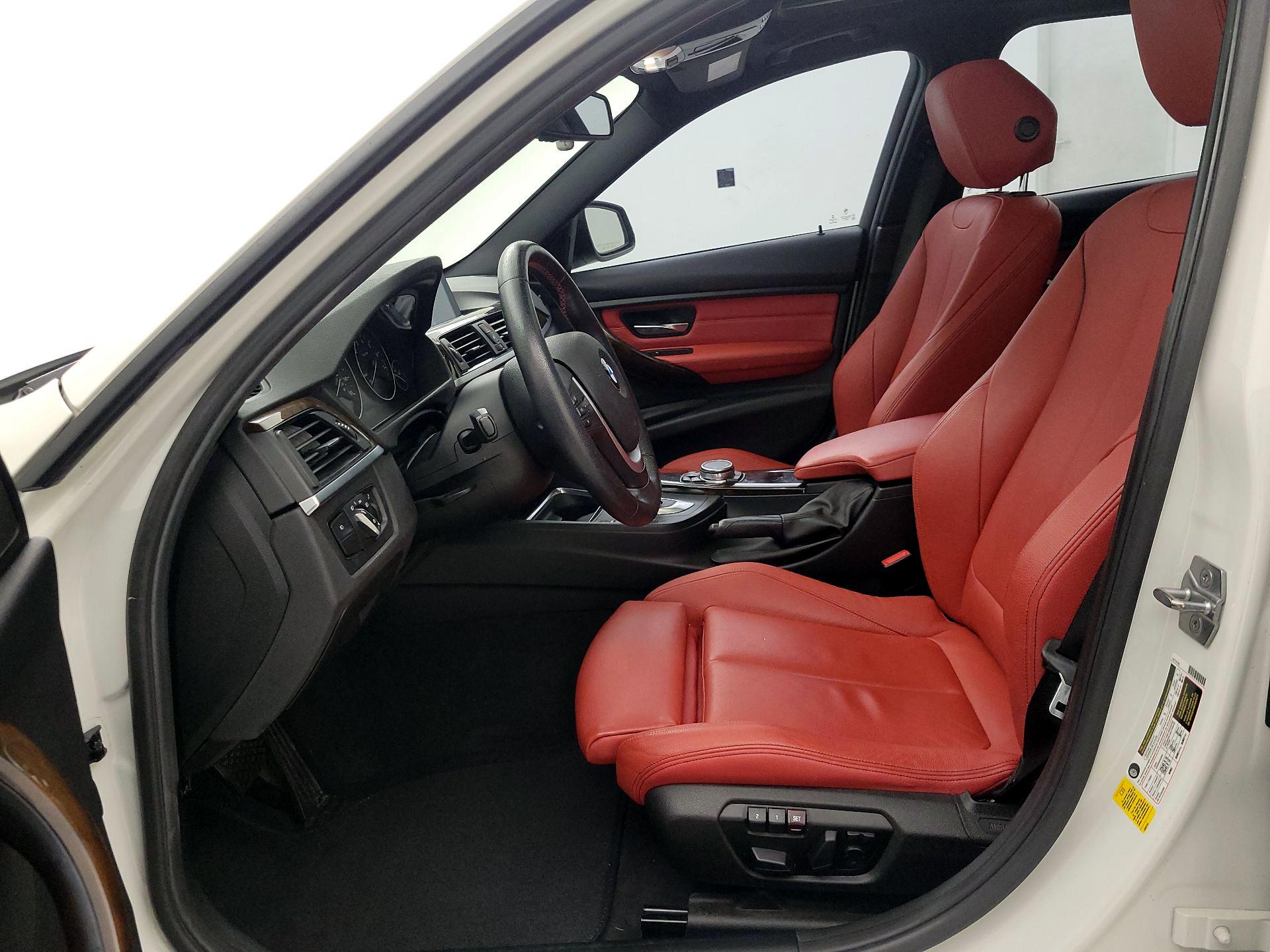 Thumbnail: 2015 BMW 3 Series - 11