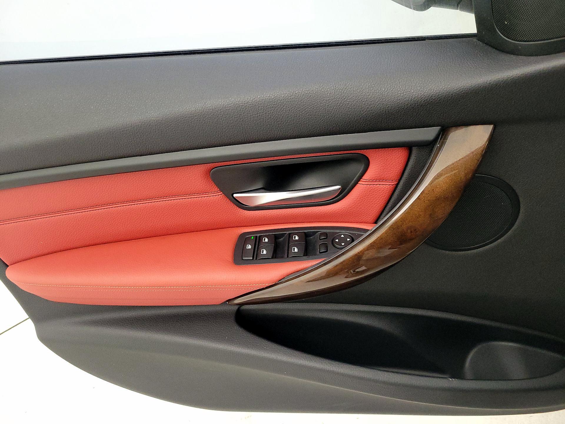 Thumbnail: 2015 BMW 3 Series - 12