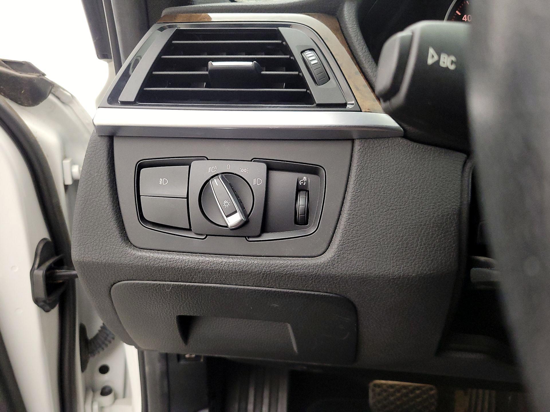 Thumbnail: 2015 BMW 3 Series - 13