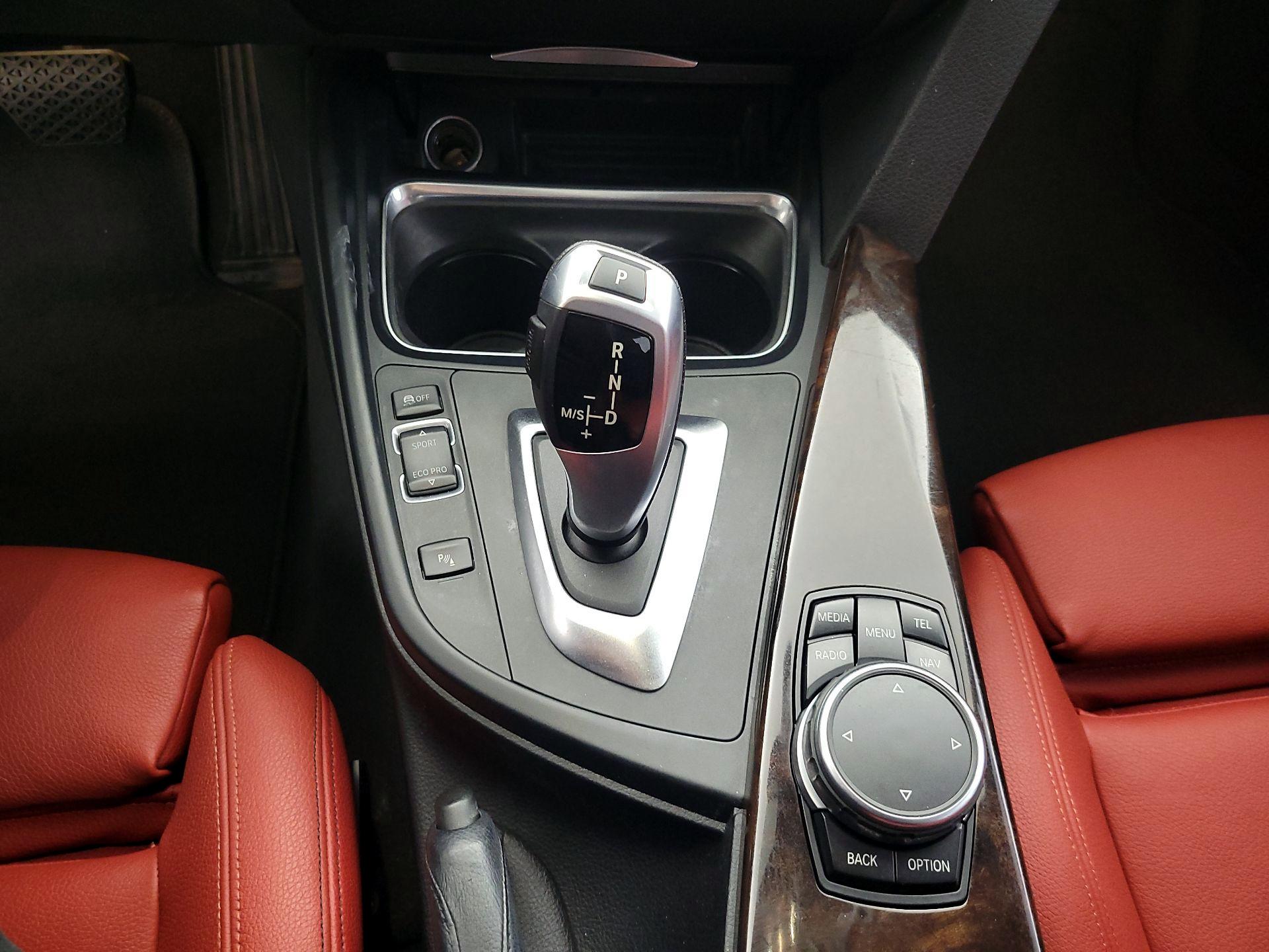 Thumbnail: 2015 BMW 3 Series - 18