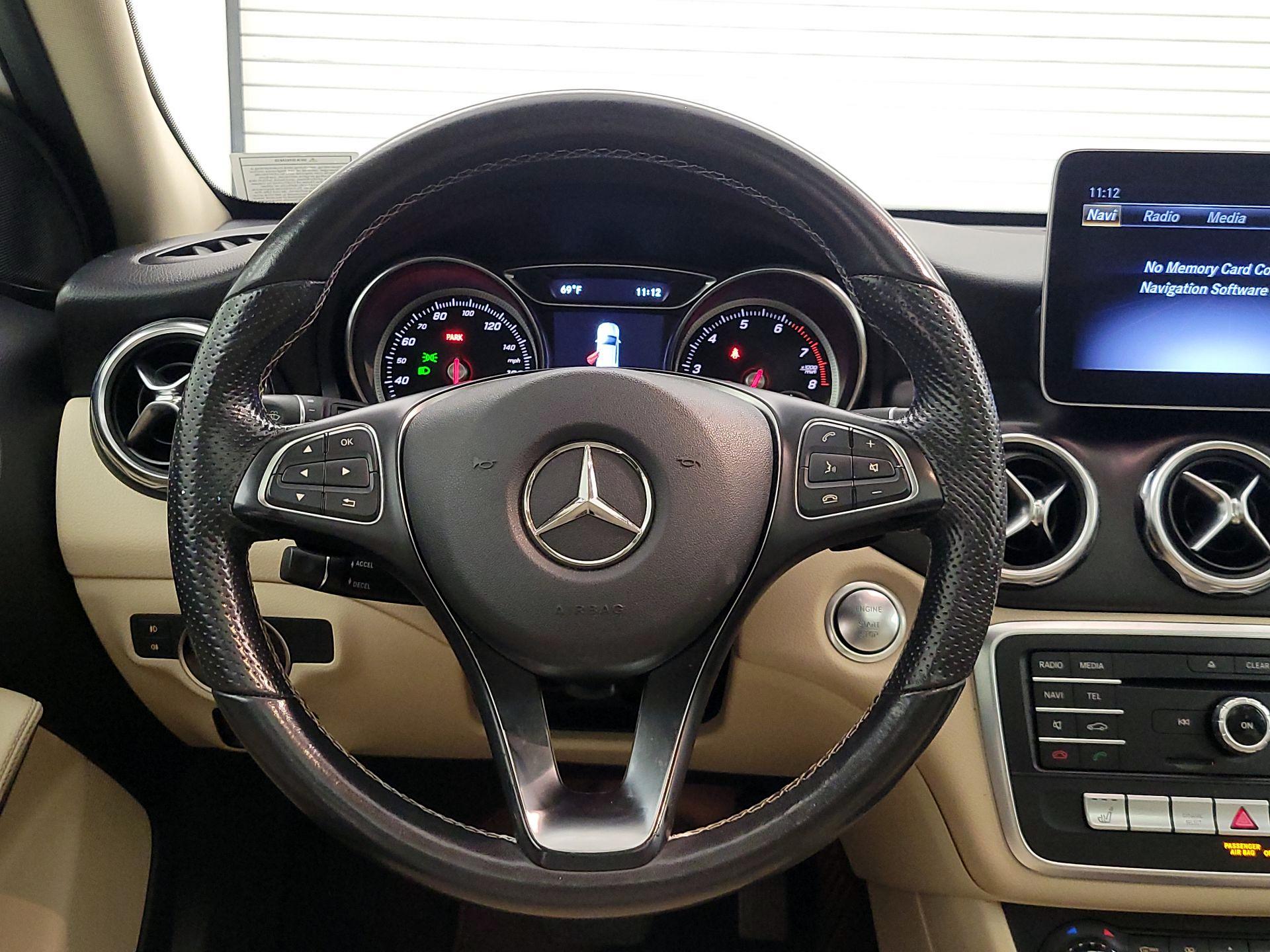 Thumbnail: 2019 Mercedes-Benz GLA - 10