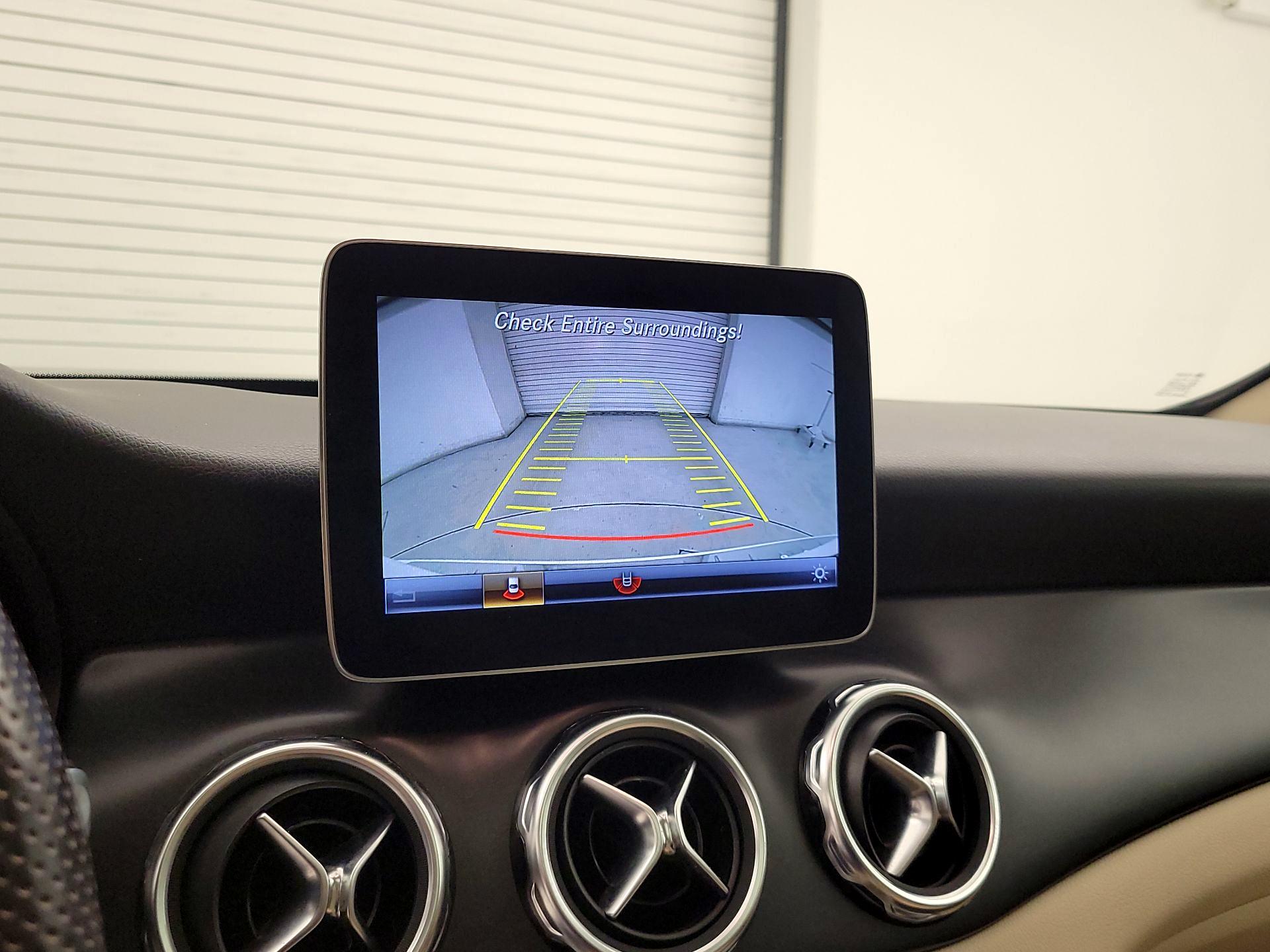 Thumbnail: 2019 Mercedes-Benz GLA - 14