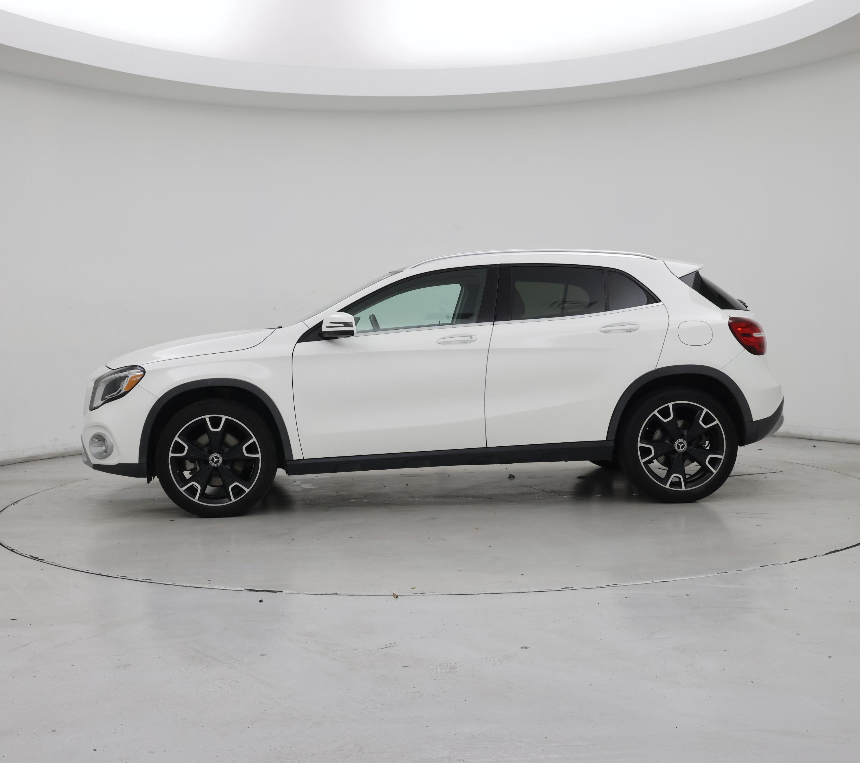 Thumbnail: 2019 Mercedes-Benz GLA - 3