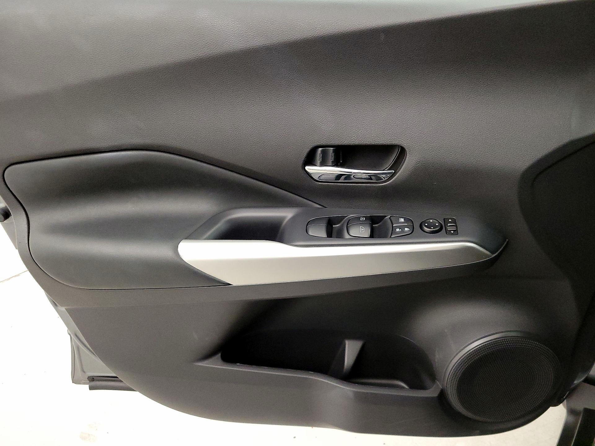 Thumbnail: 2019 Nissan Kicks - 12