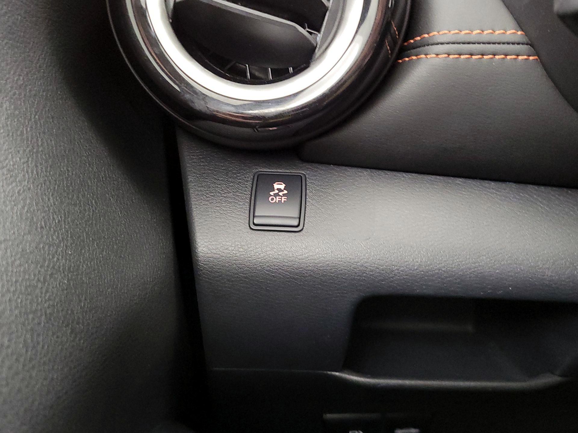 Thumbnail: 2019 Nissan Kicks - 13