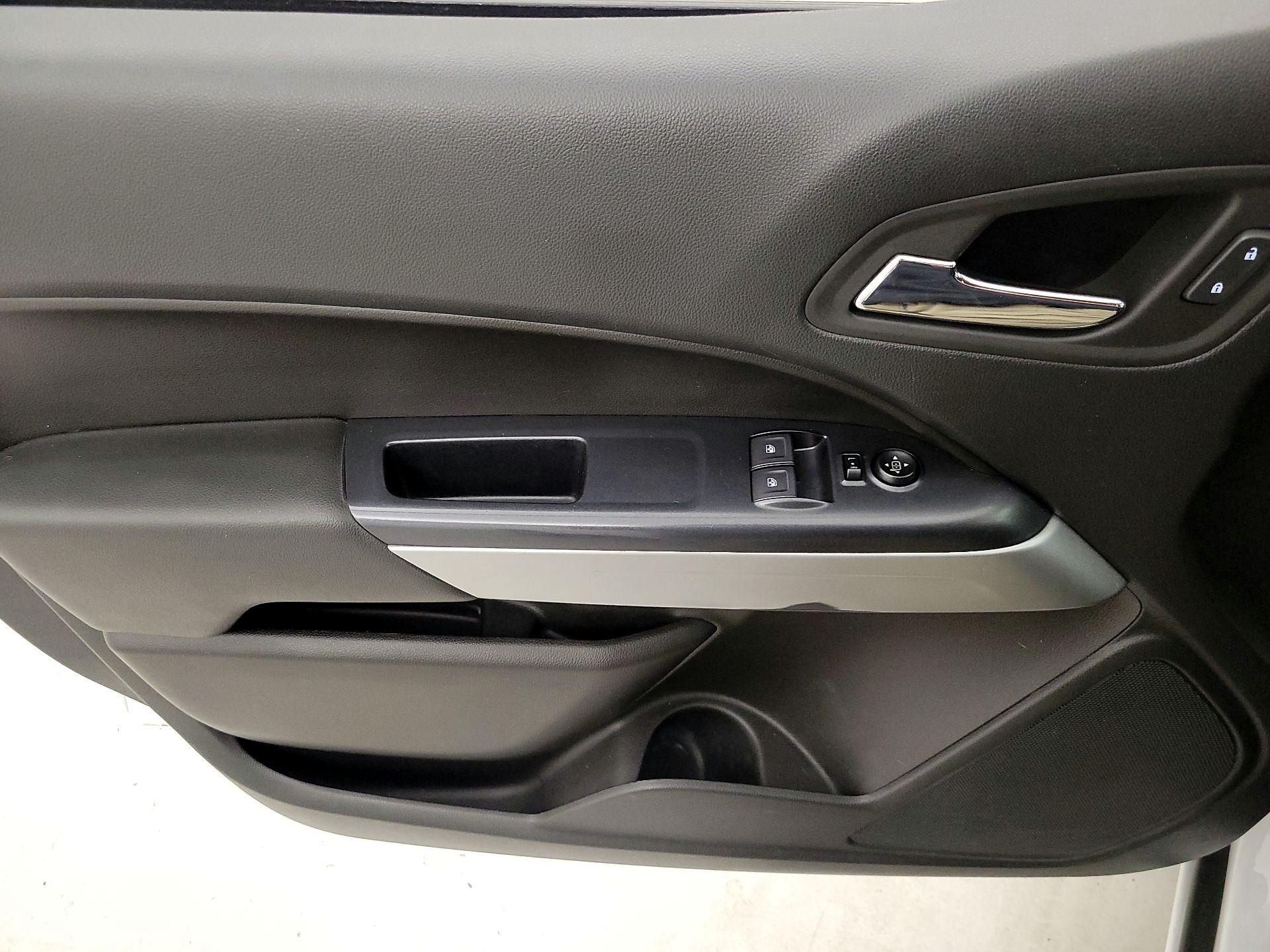 Thumbnail: 2022 Chevrolet Colorado - 12