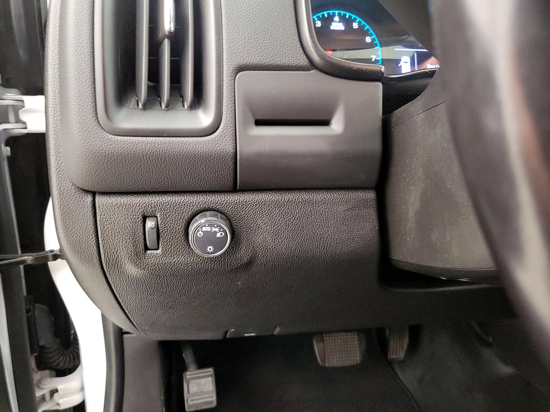 Thumbnail: 2022 Chevrolet Colorado - 13