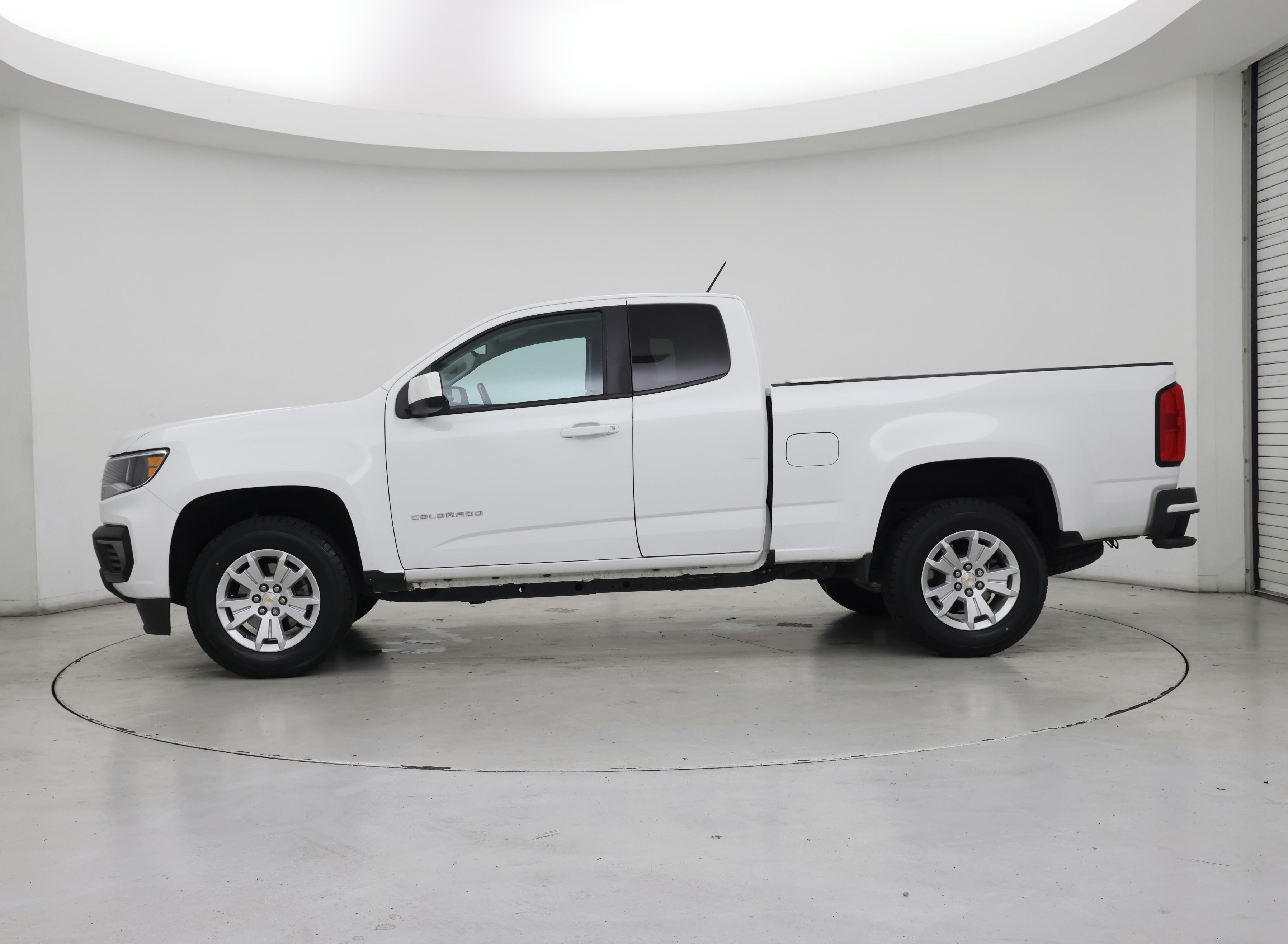 Thumbnail: 2022 Chevrolet Colorado - 3