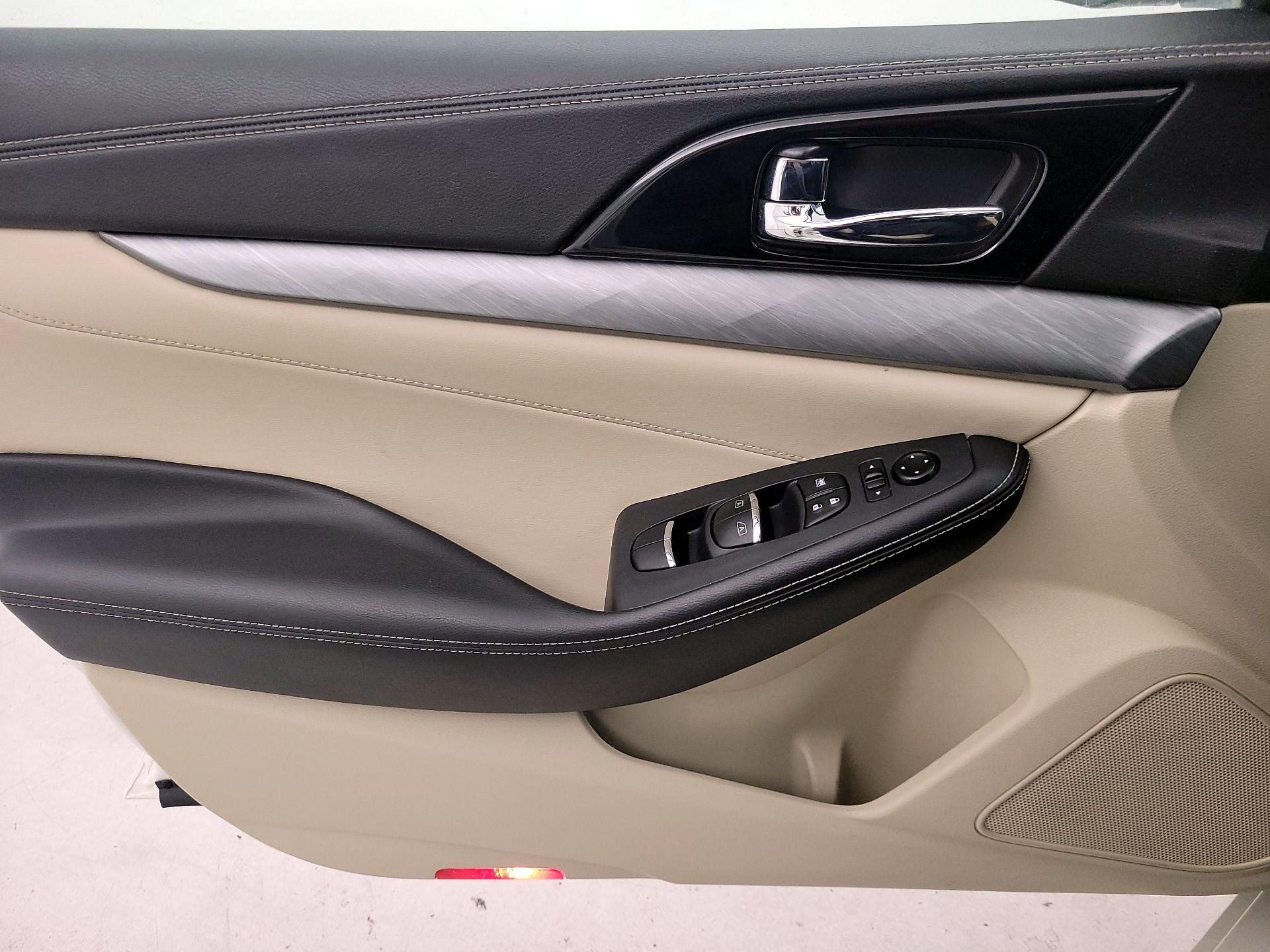 Thumbnail: 2016 Nissan Maxima - 12