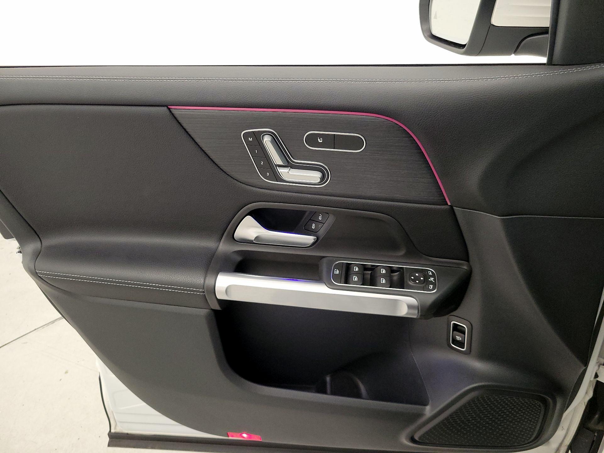 Thumbnail: 2023 Mercedes-Benz GLB - 12