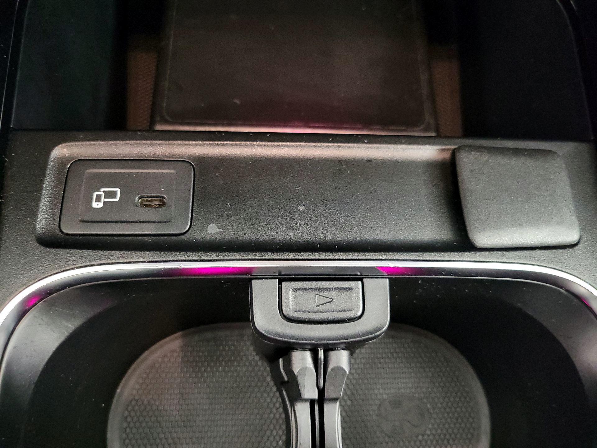 Thumbnail: 2023 Mercedes-Benz GLB - 18