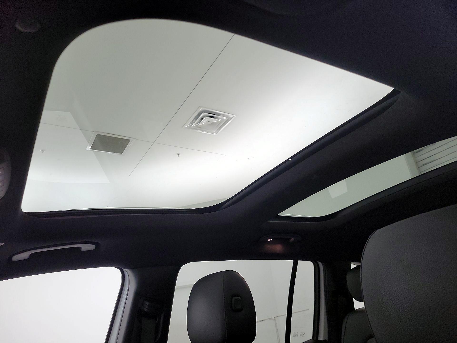 Thumbnail: 2023 Mercedes-Benz GLB - 19