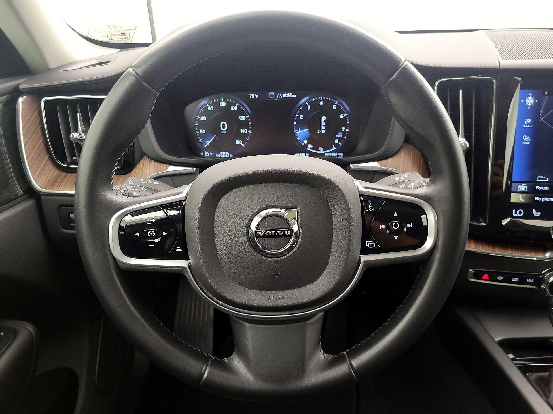 Thumbnail: 2020 Volvo XC60 - 10