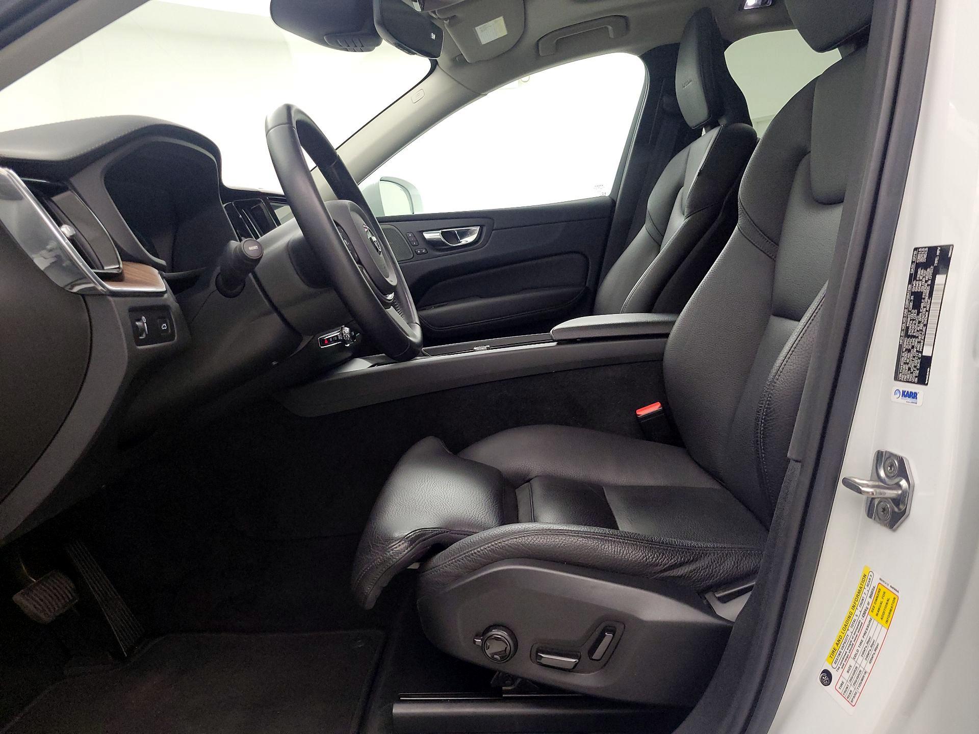 Thumbnail: 2020 Volvo XC60 - 11