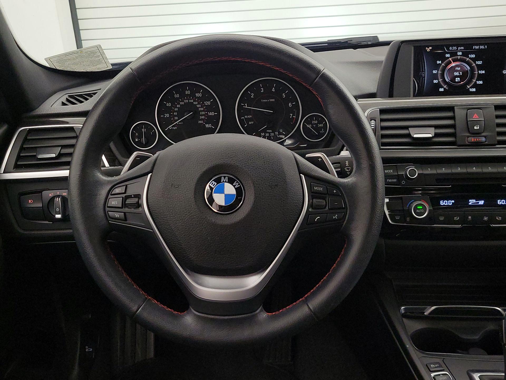 Thumbnail: 2016 BMW 3 Series - 10