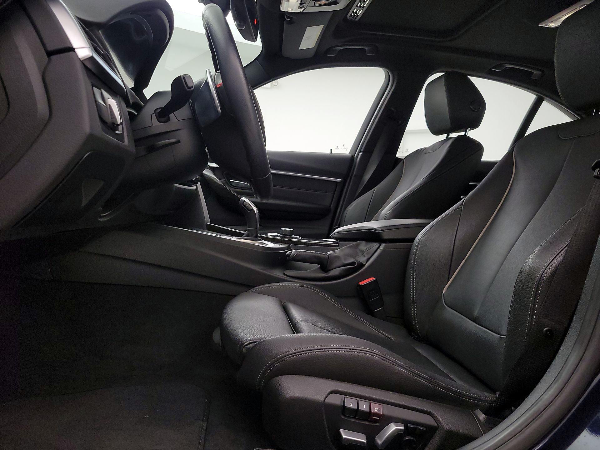 Thumbnail: 2016 BMW 3 Series - 11