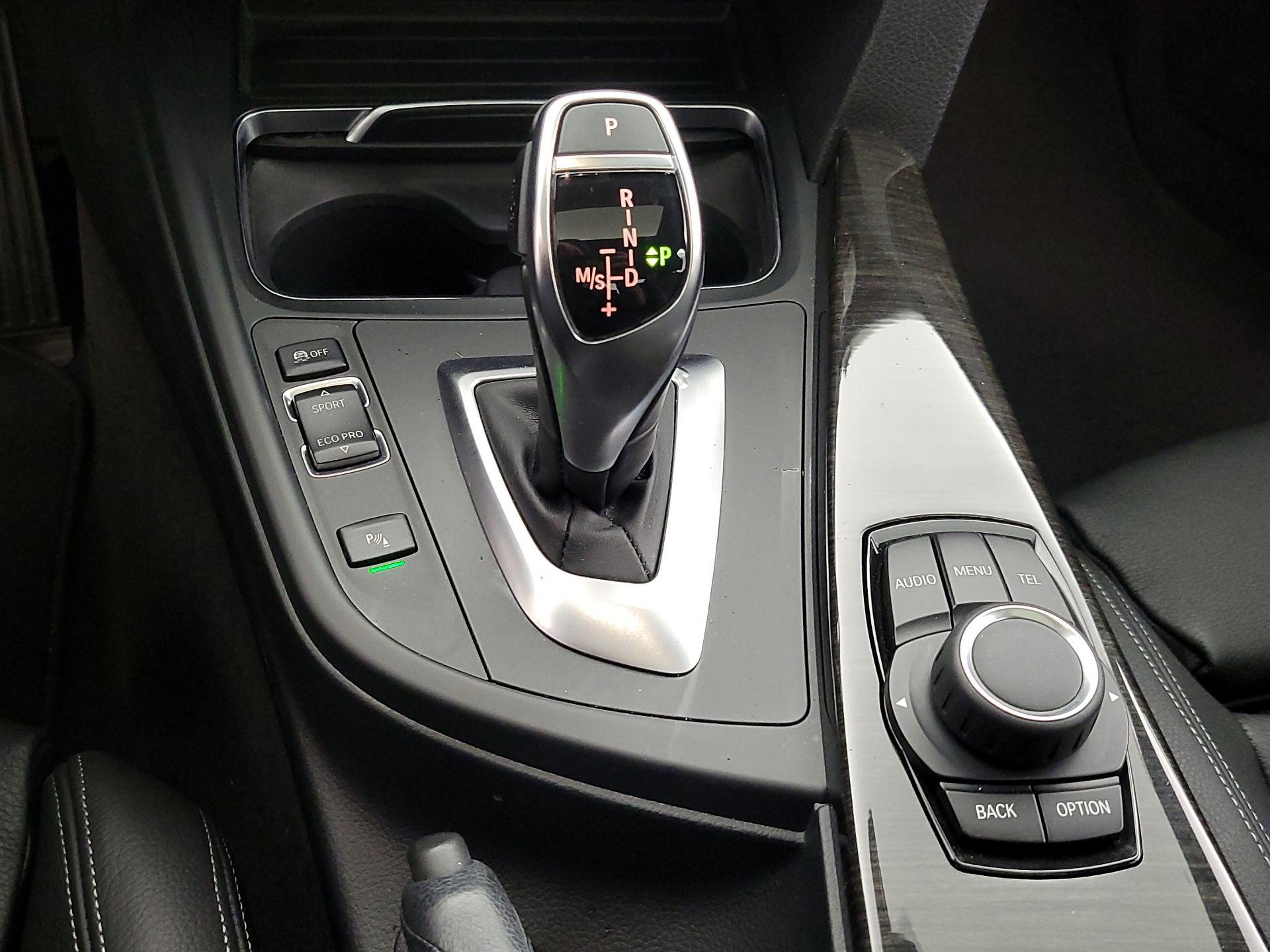 Thumbnail: 2016 BMW 3 Series - 17