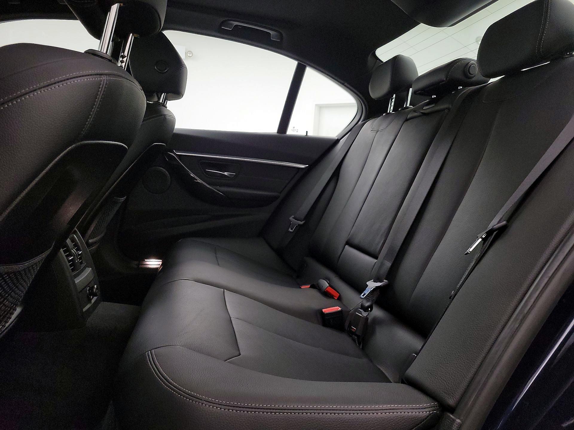 Thumbnail: 2016 BMW 3 Series - 20