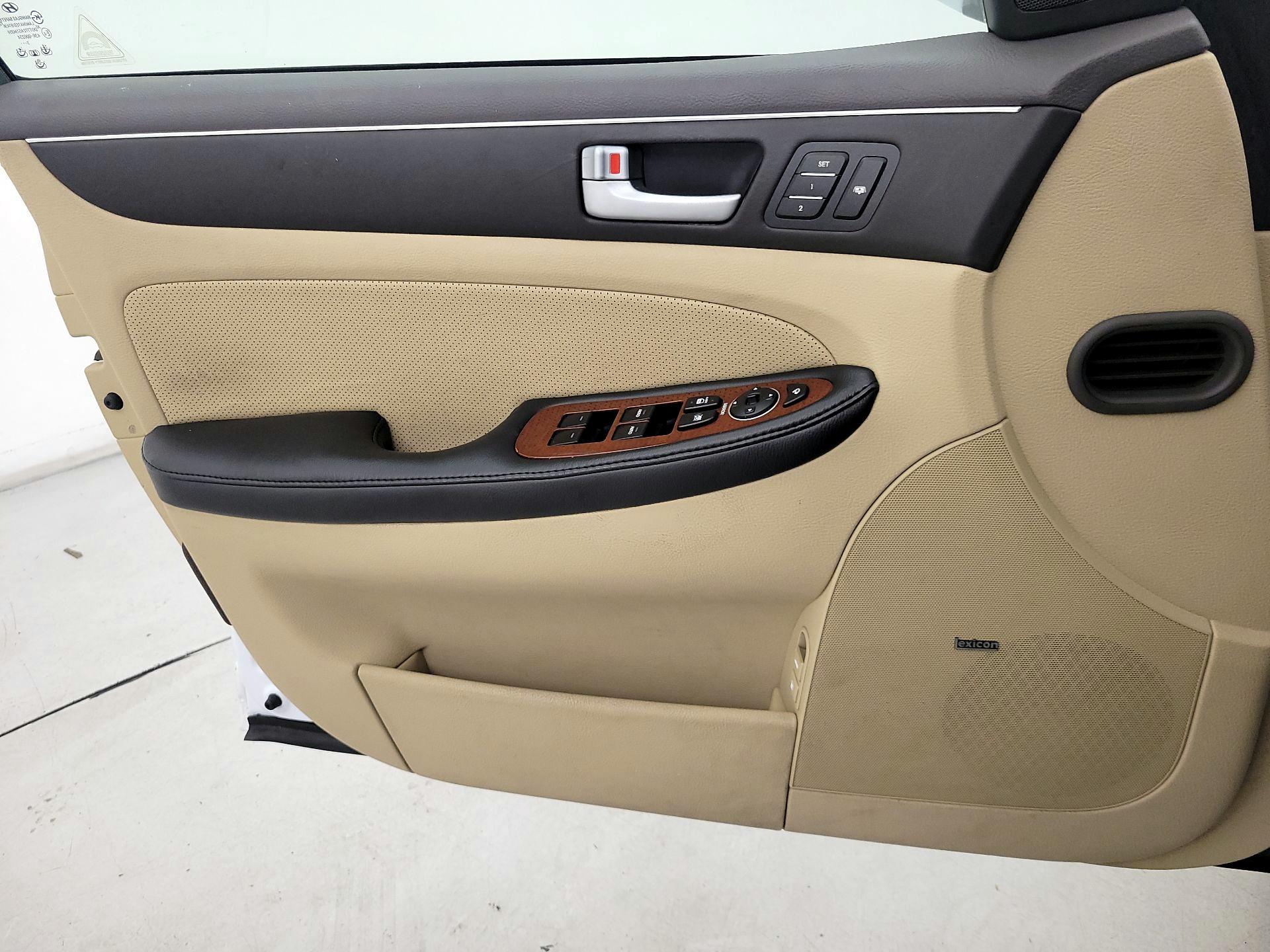 Thumbnail: 2014 Hyundai Genesis - 12