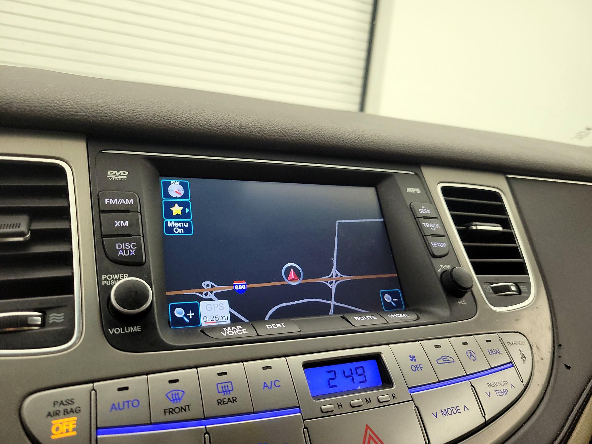 Thumbnail: 2014 Hyundai Genesis - 14