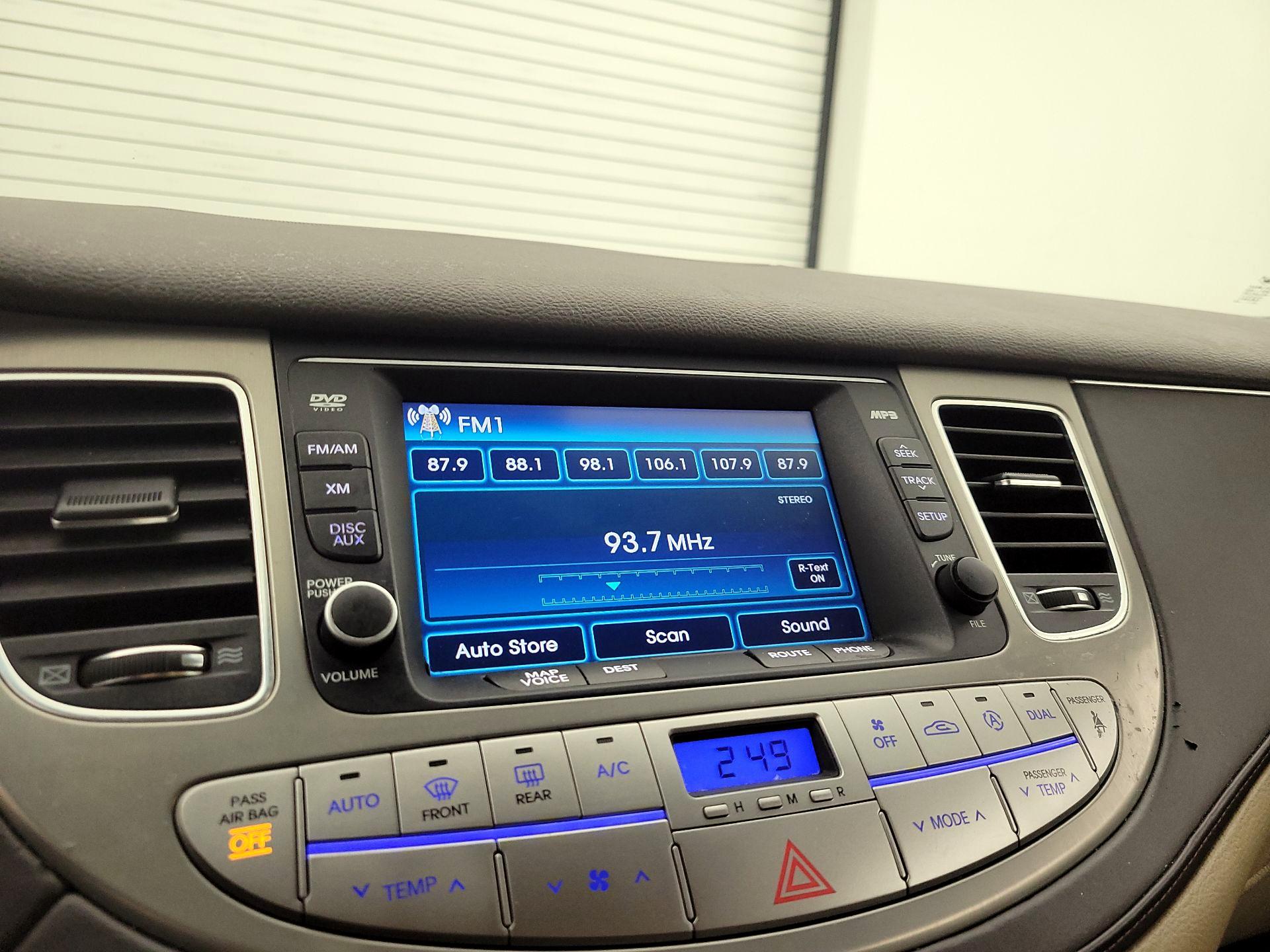 Thumbnail: 2014 Hyundai Genesis - 16