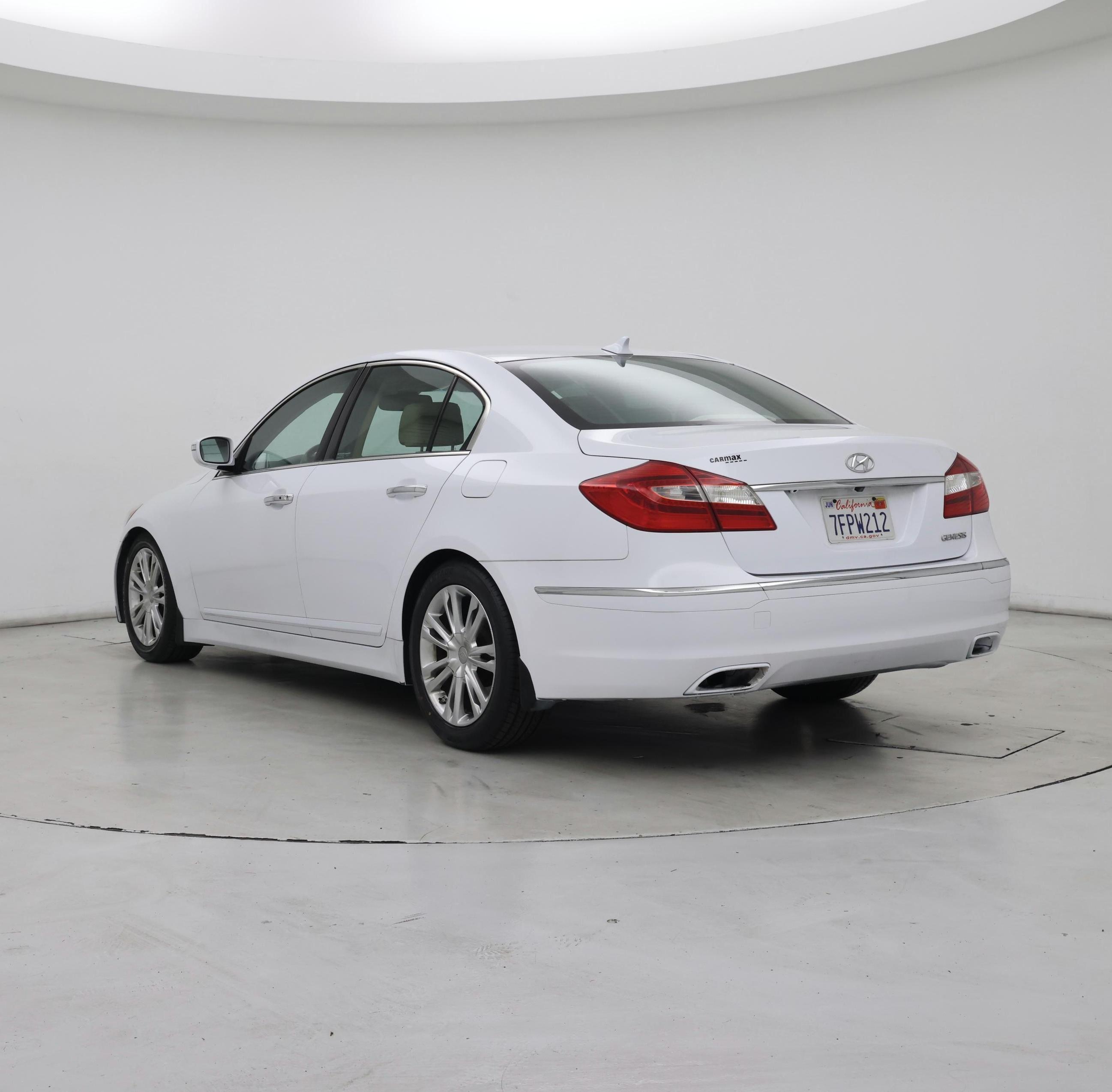 Thumbnail: 2014 Hyundai Genesis - 2