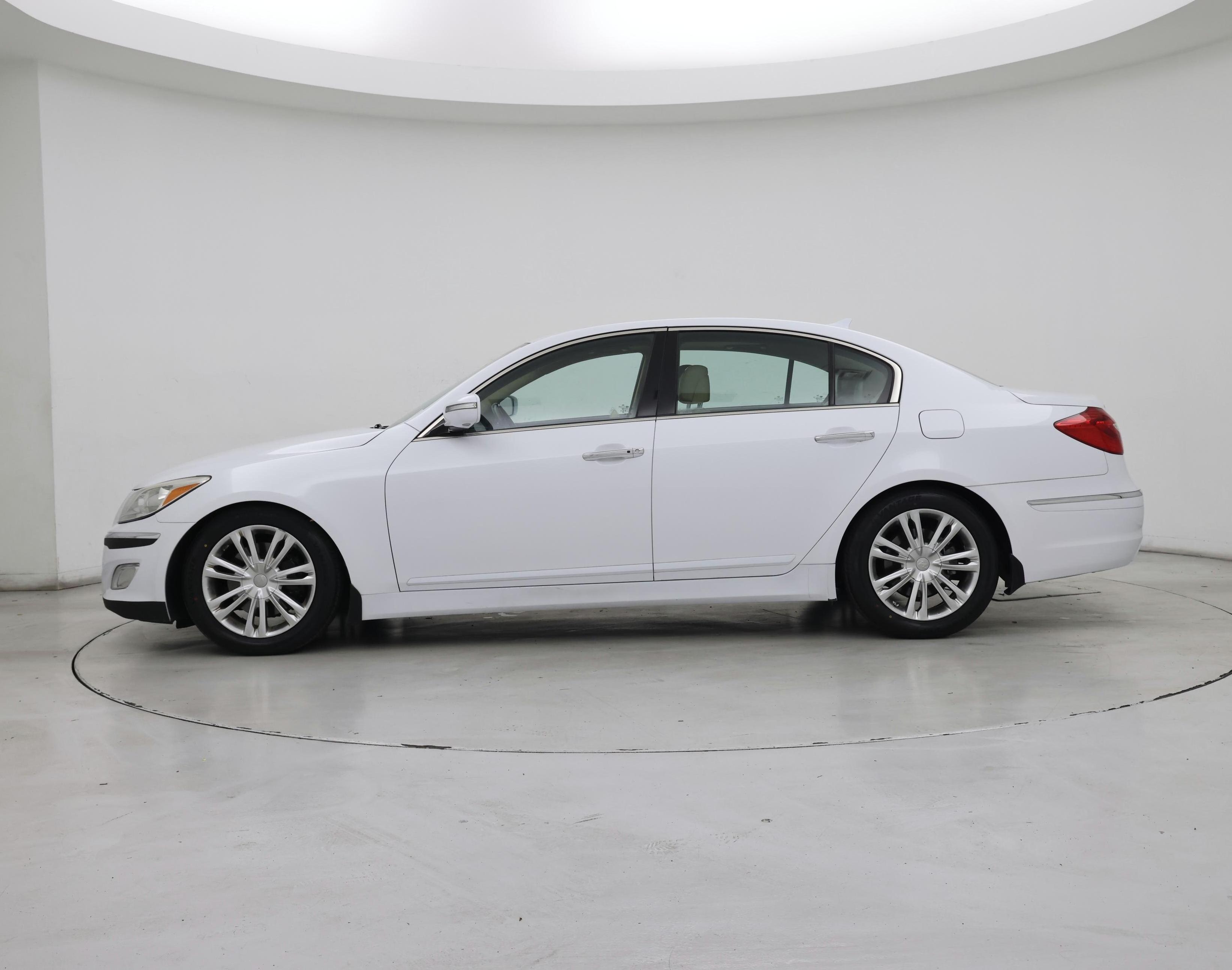 Thumbnail: 2014 Hyundai Genesis - 3