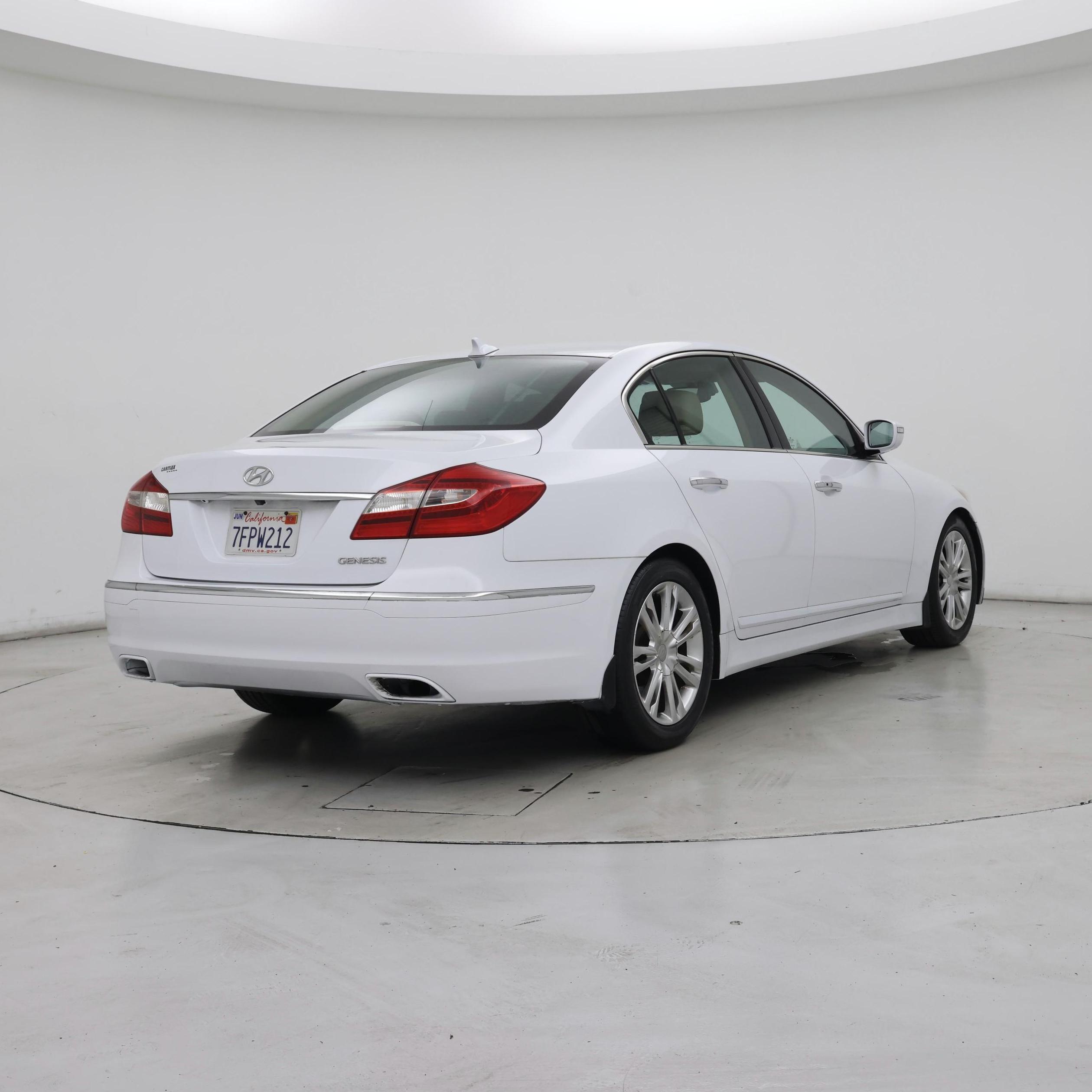 Thumbnail: 2014 Hyundai Genesis - 8