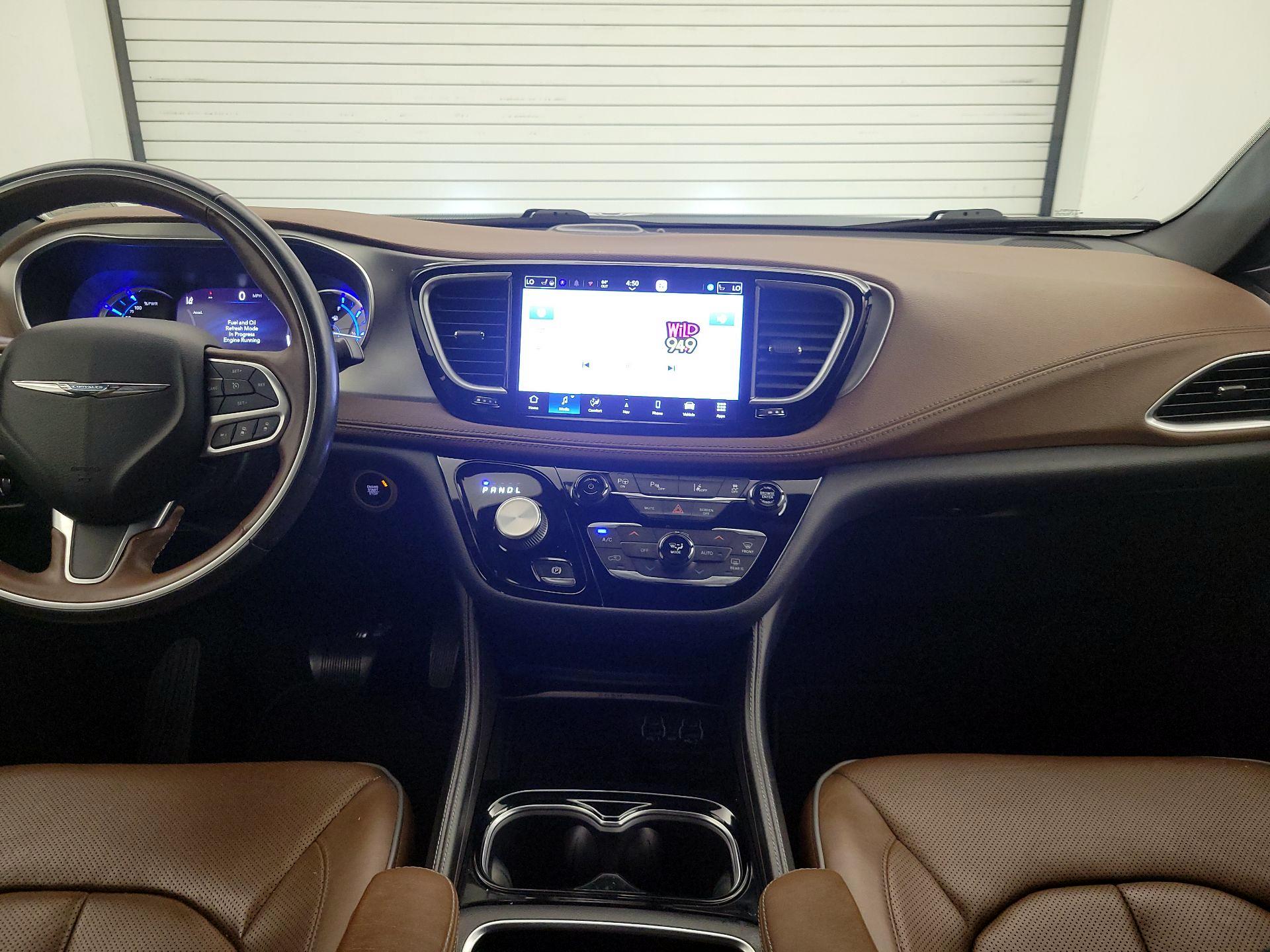 Thumbnail: 2021 Chrysler Pacifica - 9