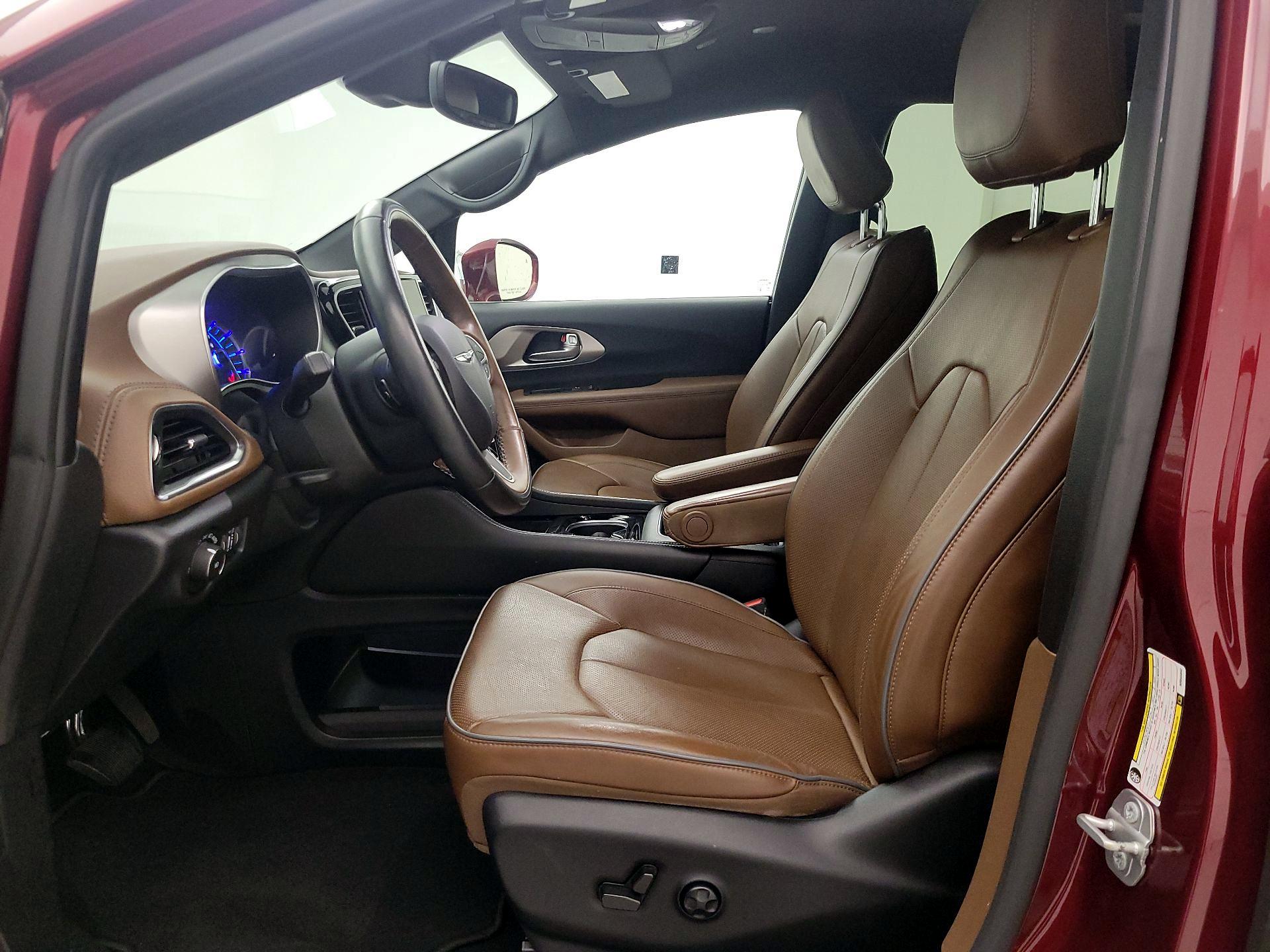 Thumbnail: 2021 Chrysler Pacifica - 11