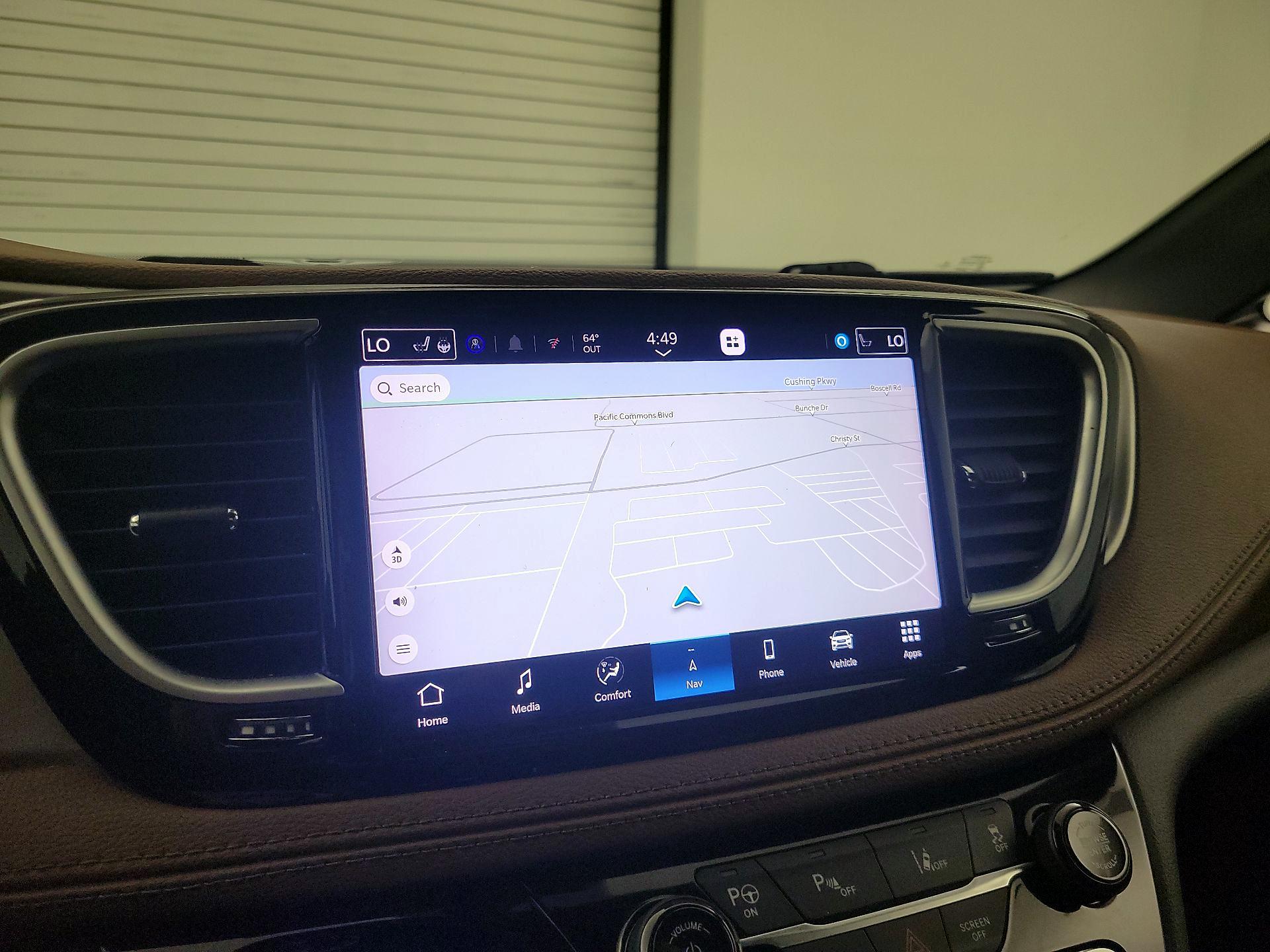 Thumbnail: 2021 Chrysler Pacifica - 14