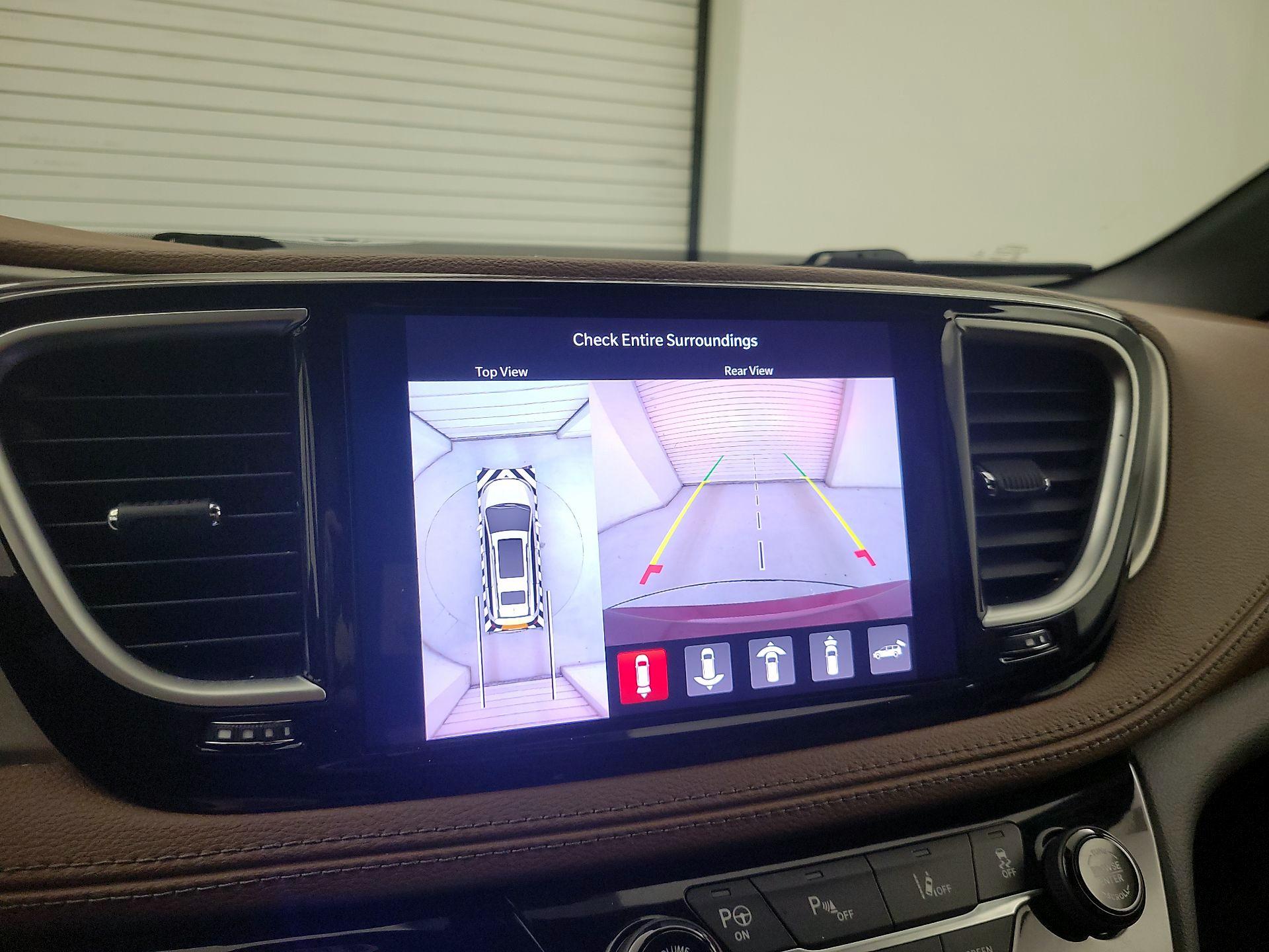 Thumbnail: 2021 Chrysler Pacifica - 15