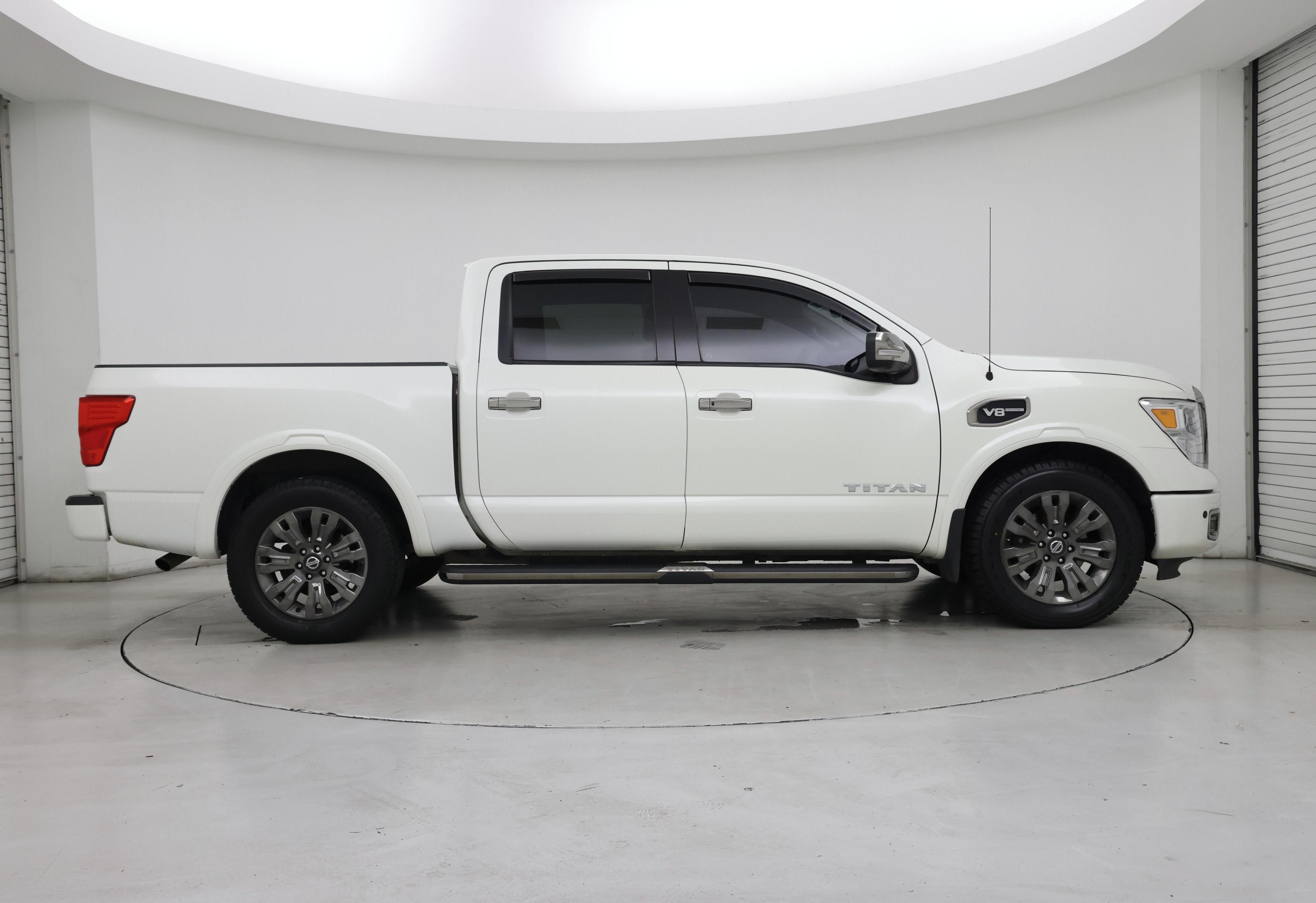 Thumbnail: 2017 Nissan Titan - 7