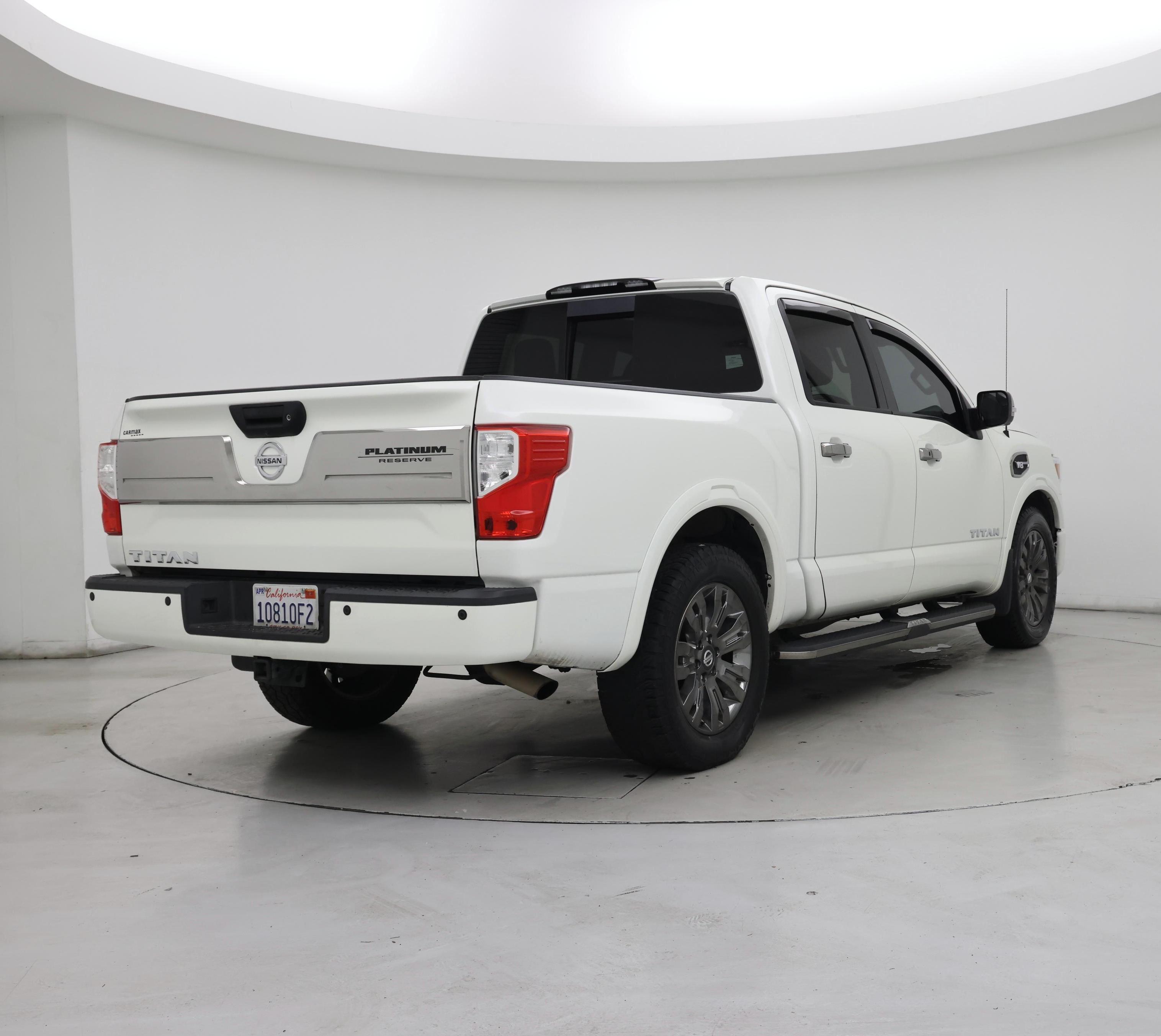 Thumbnail: 2017 Nissan Titan - 8