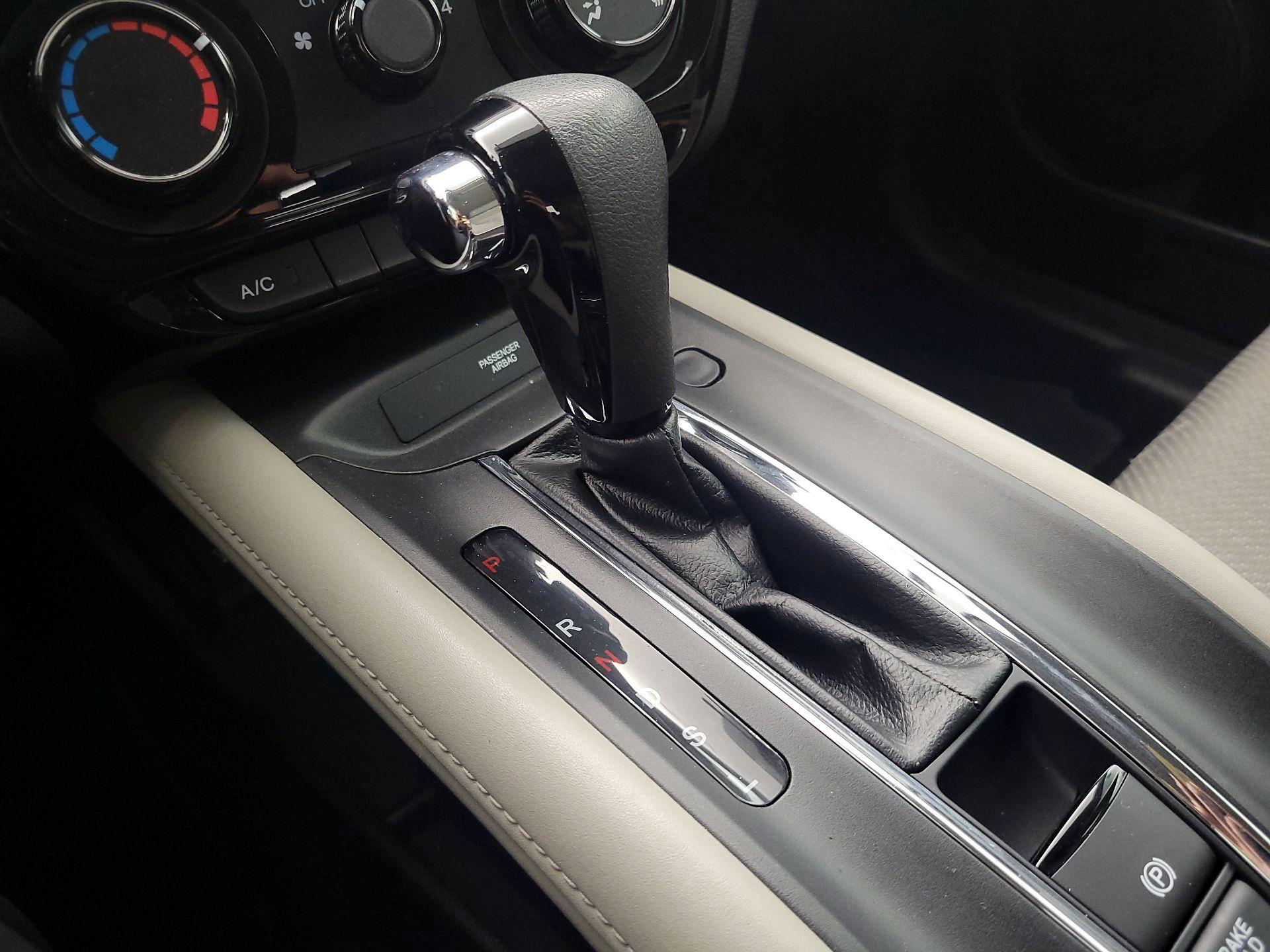 Thumbnail: 2017 Honda HR-V - 17