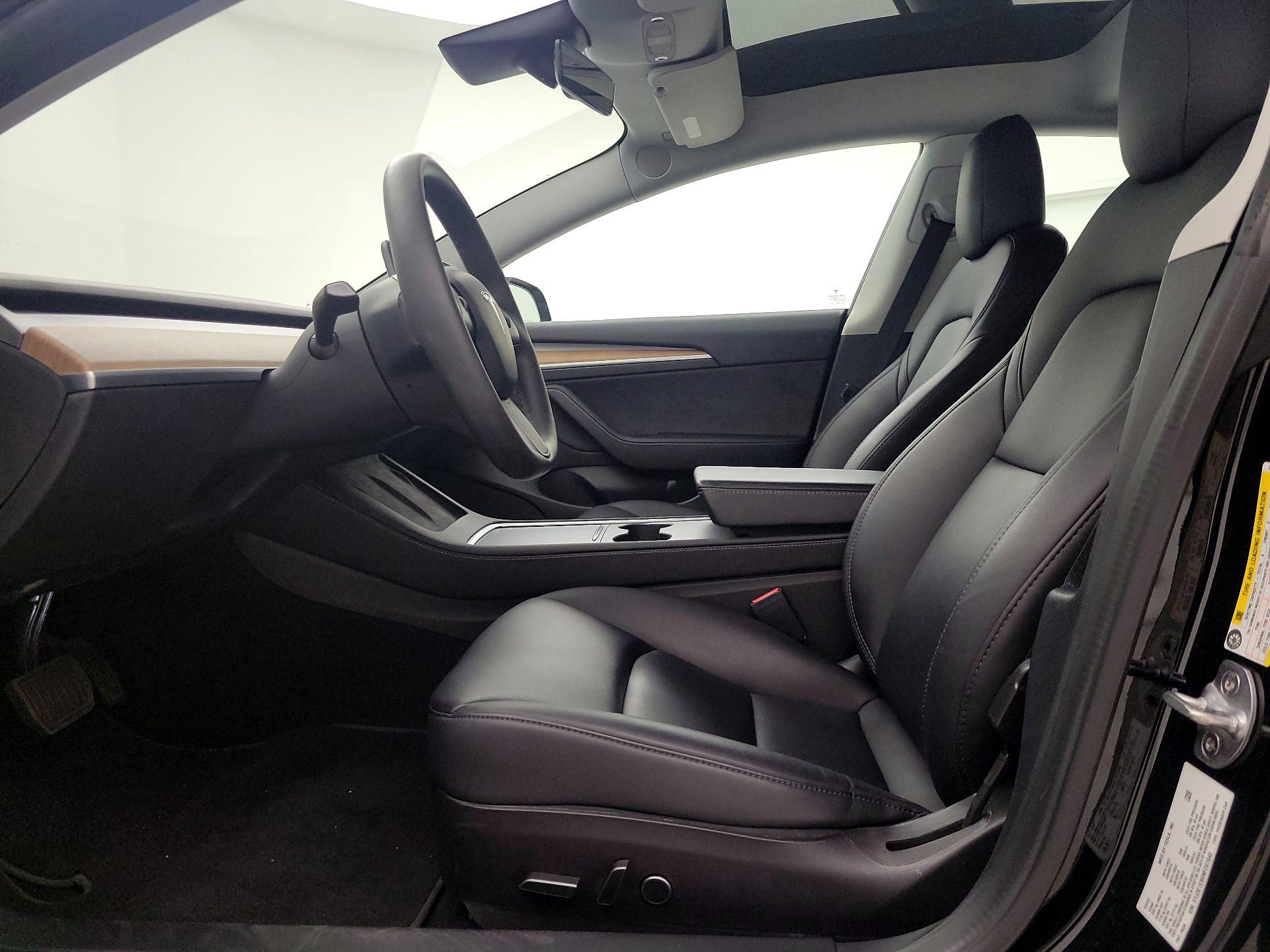 Thumbnail: 2022 Tesla Model 3 - 11